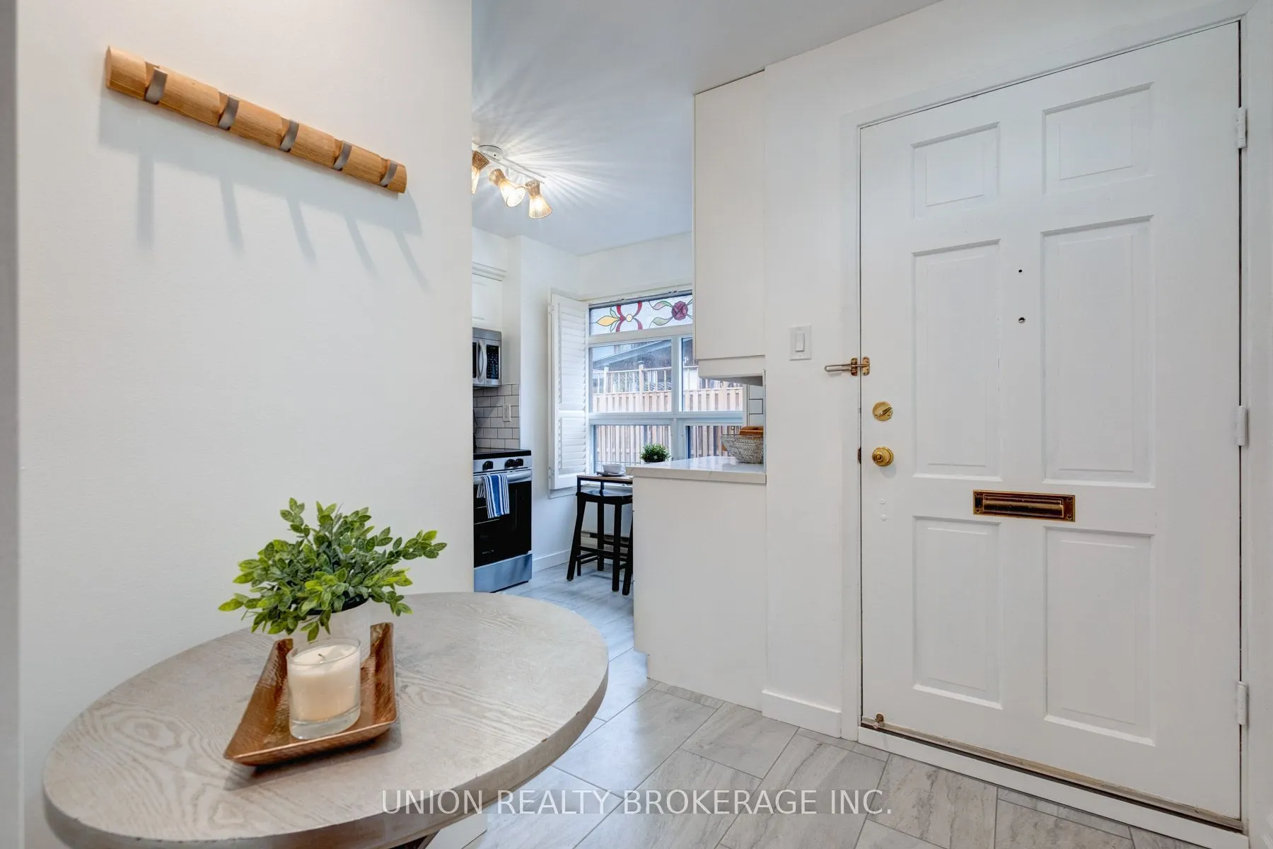 90 Kippendavie Avenue, #9