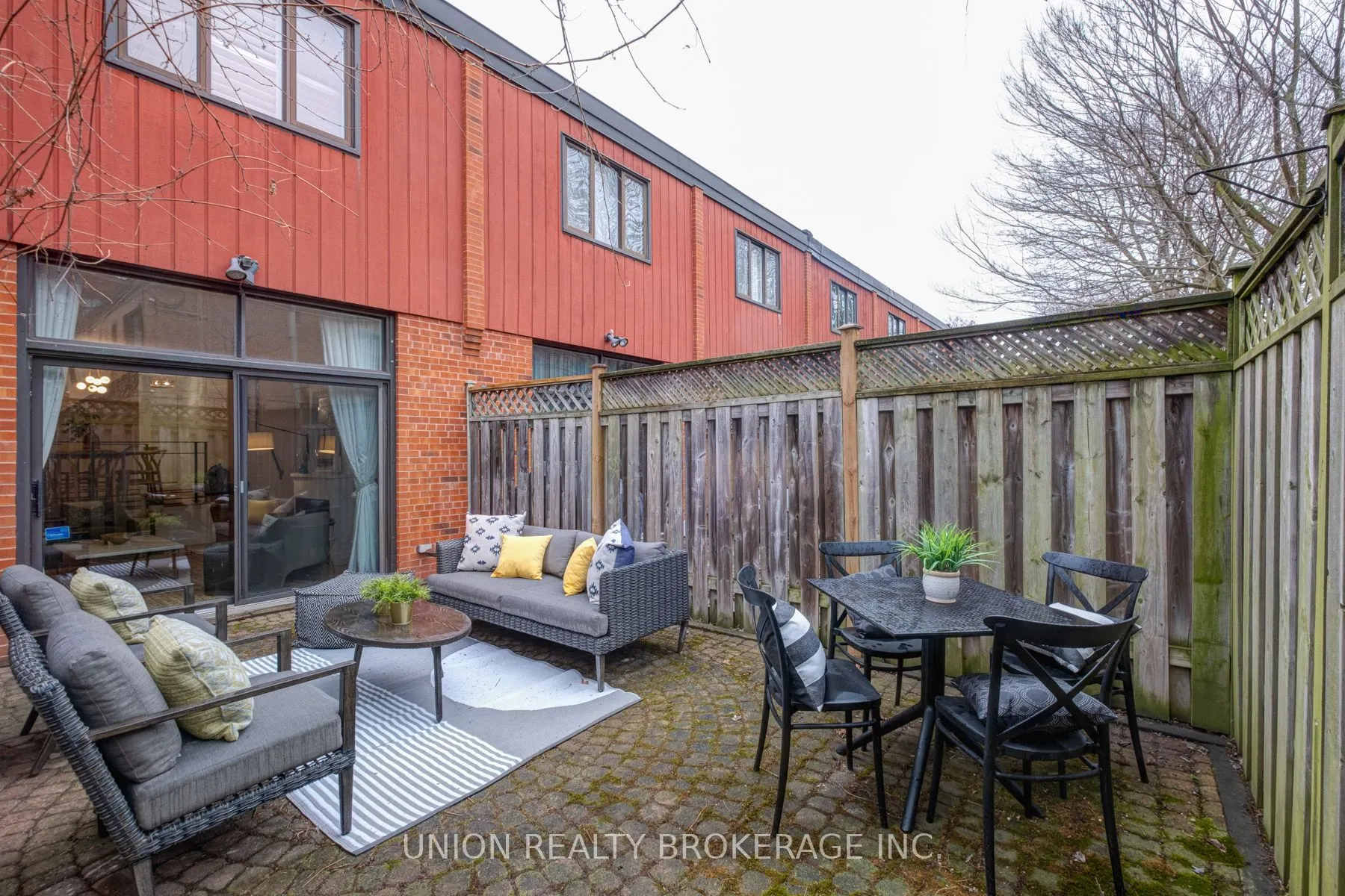 90 Kippendavie Avenue, #9