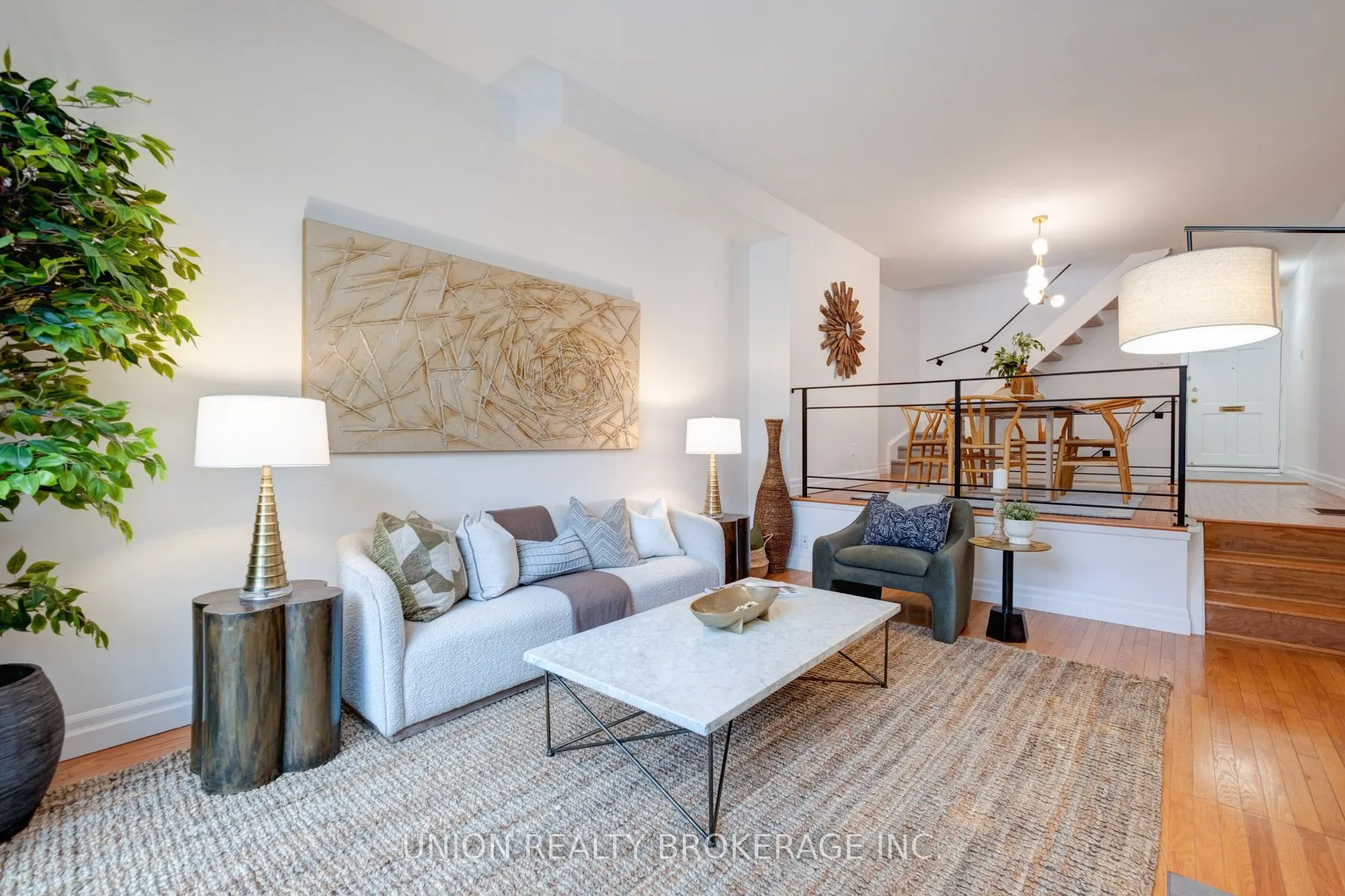90 Kippendavie Avenue, #9