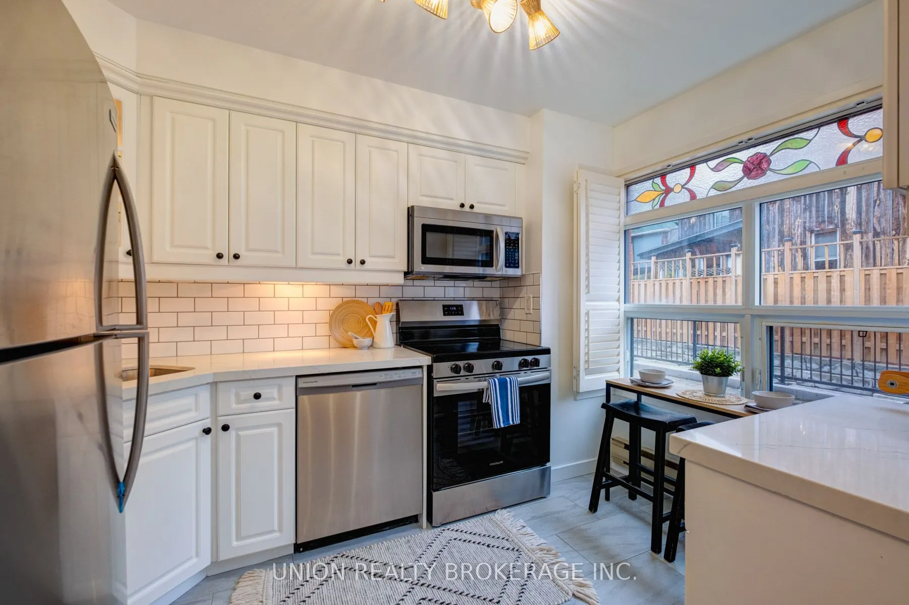 90 Kippendavie Avenue, #9