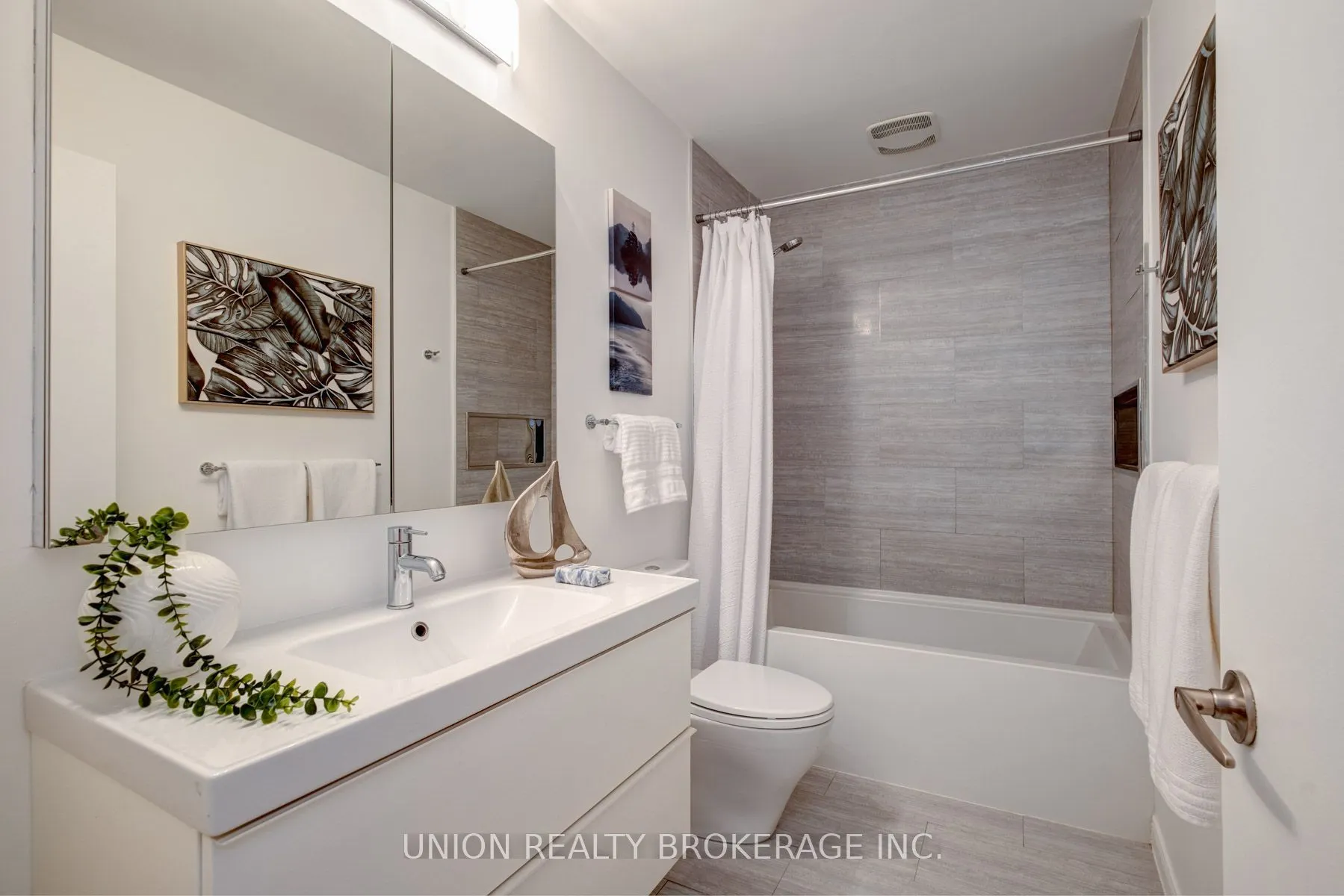 90 Kippendavie Avenue, #9