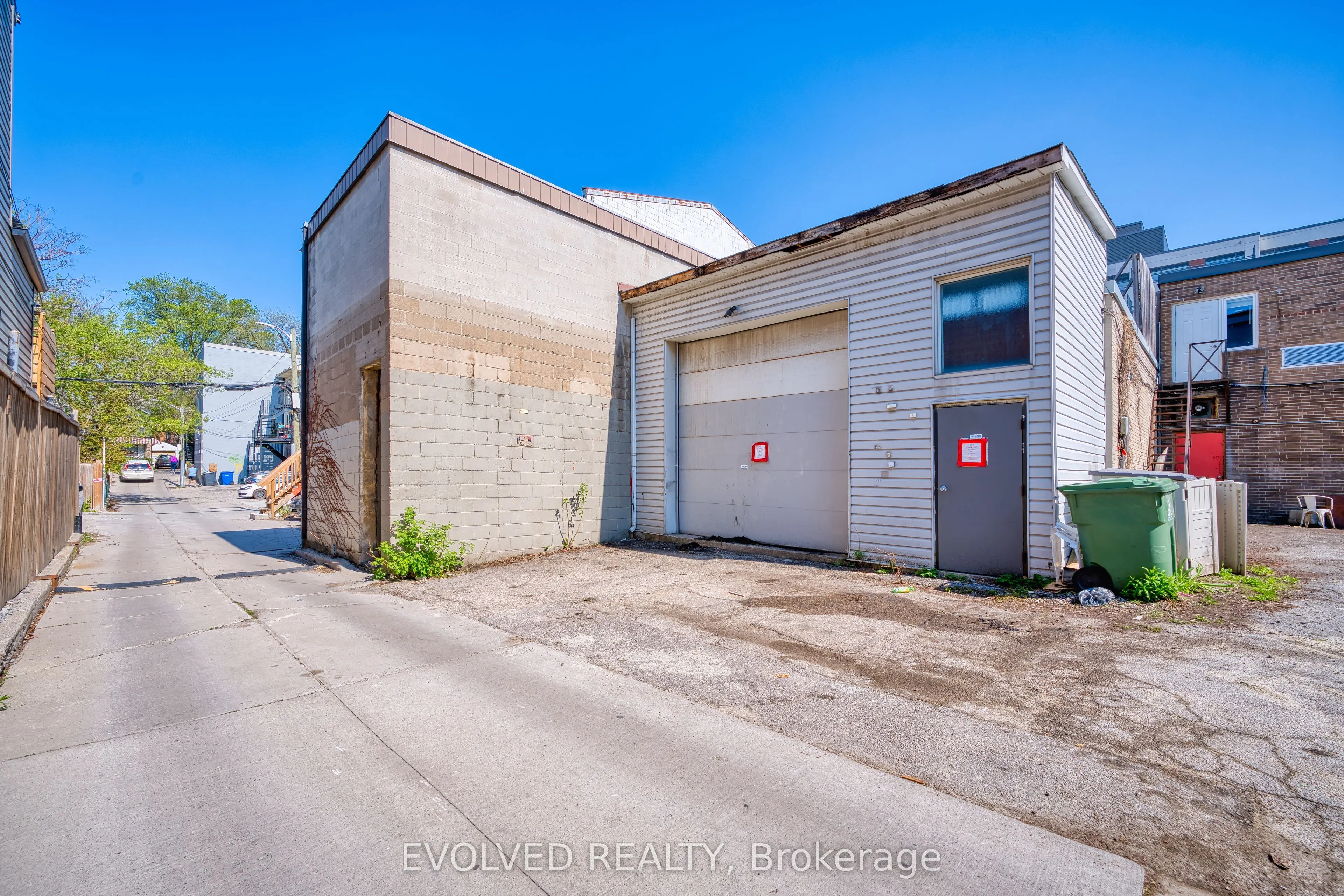 1286 Queen Street E