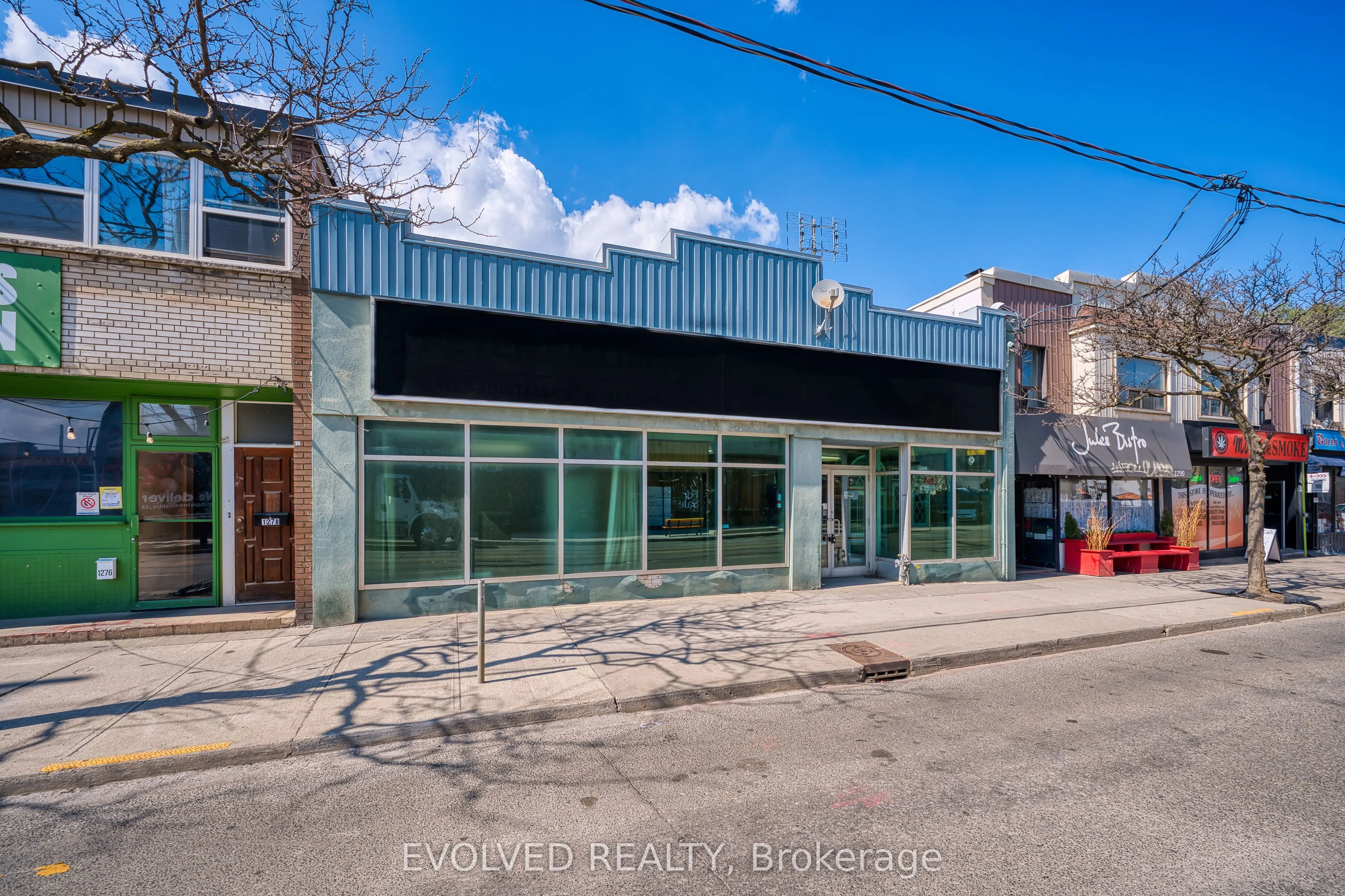 1286 Queen Street E