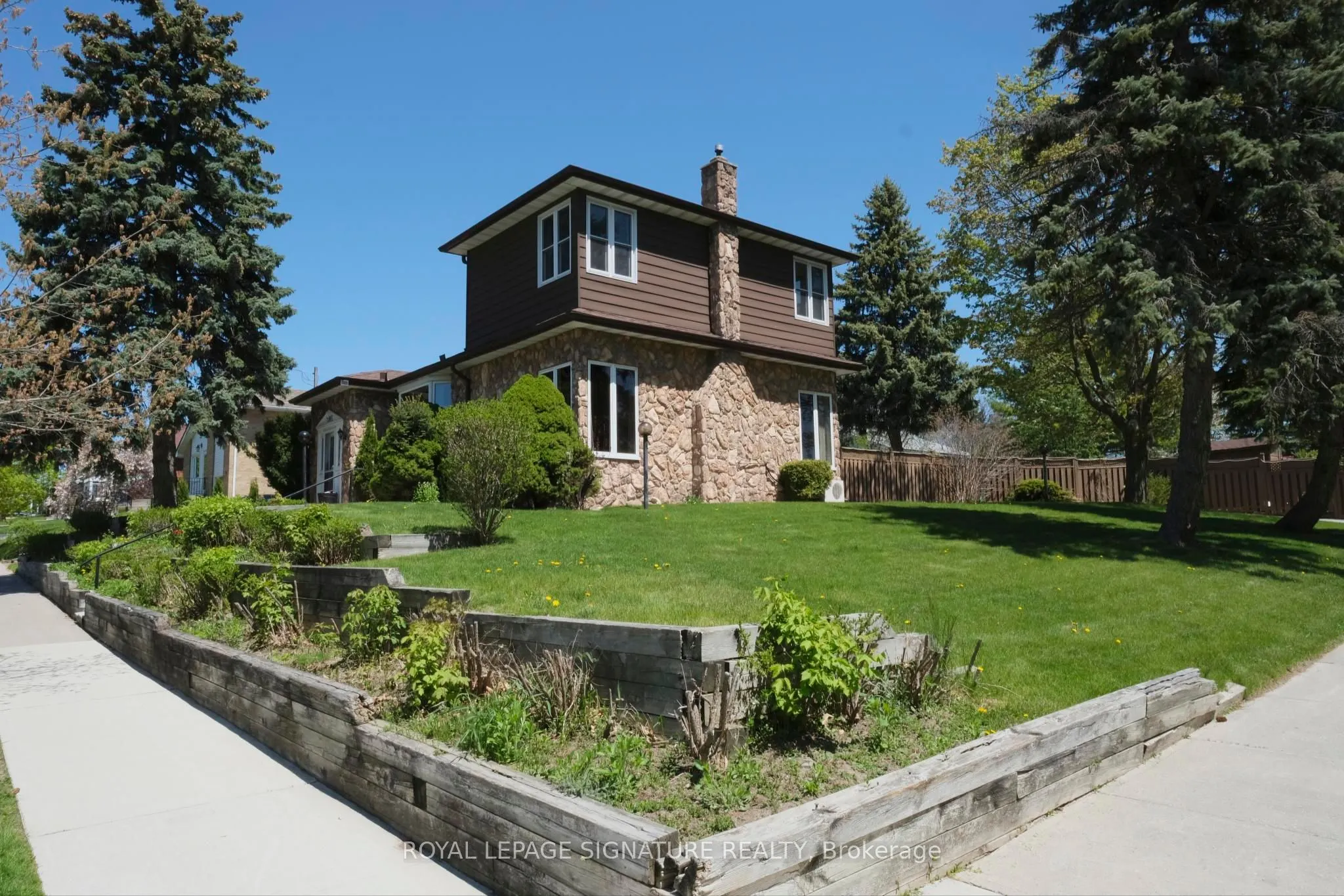 1 Kencliff Crescent