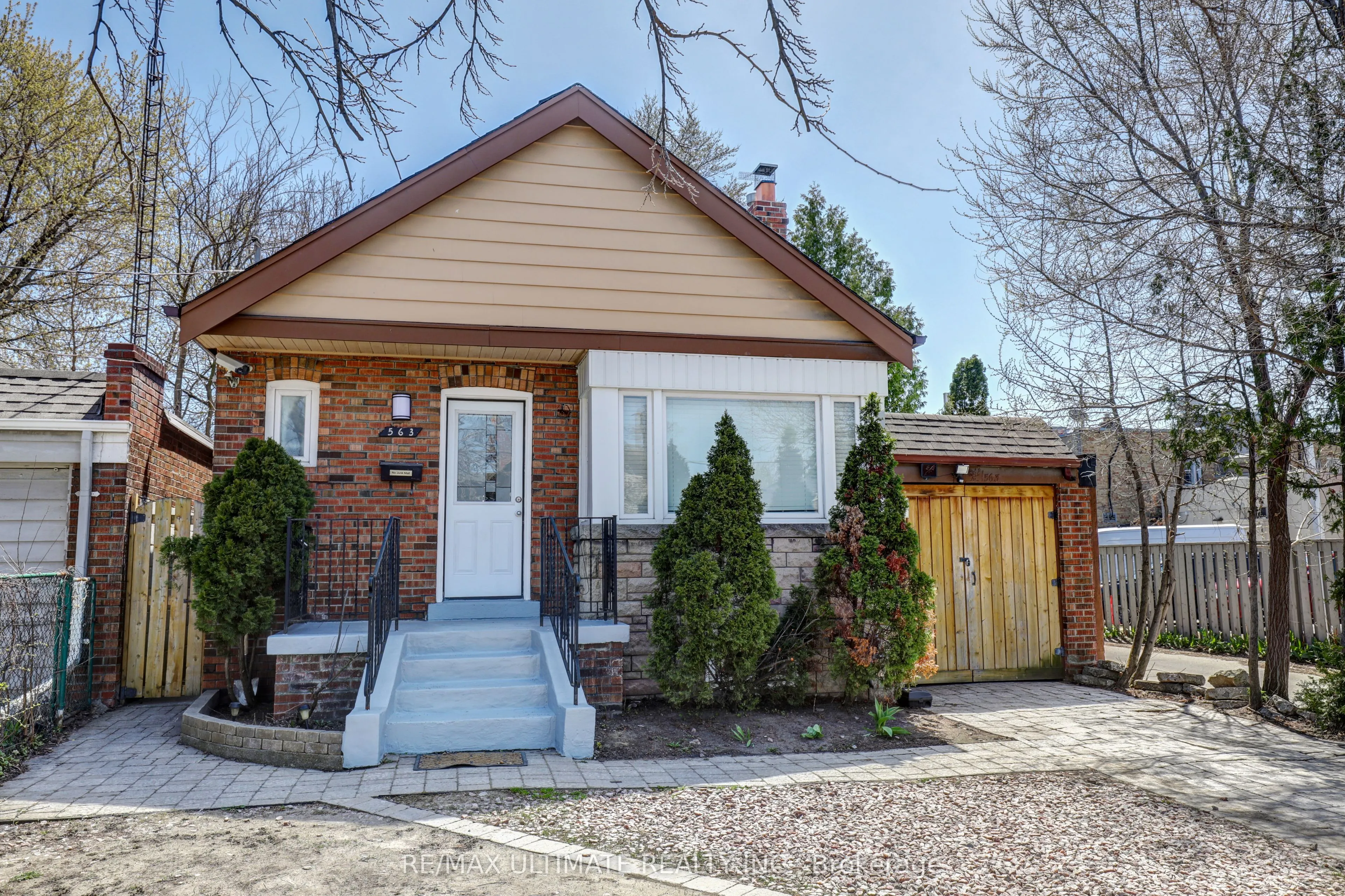 563 O'connor Drive, #Bsmt Unit