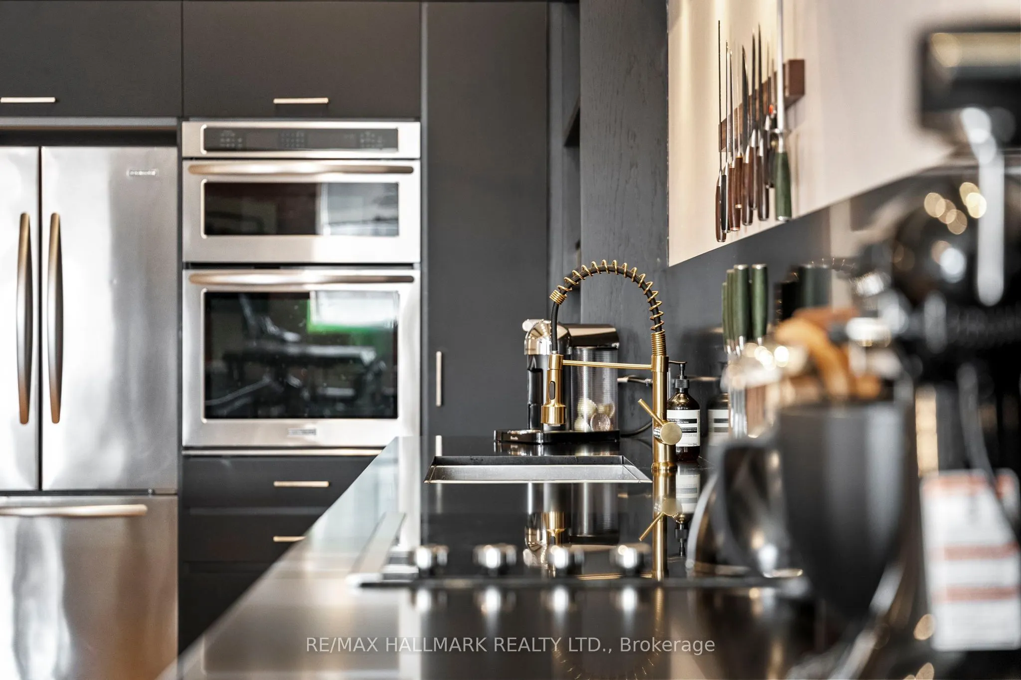 326 Carlaw Avenue, #215