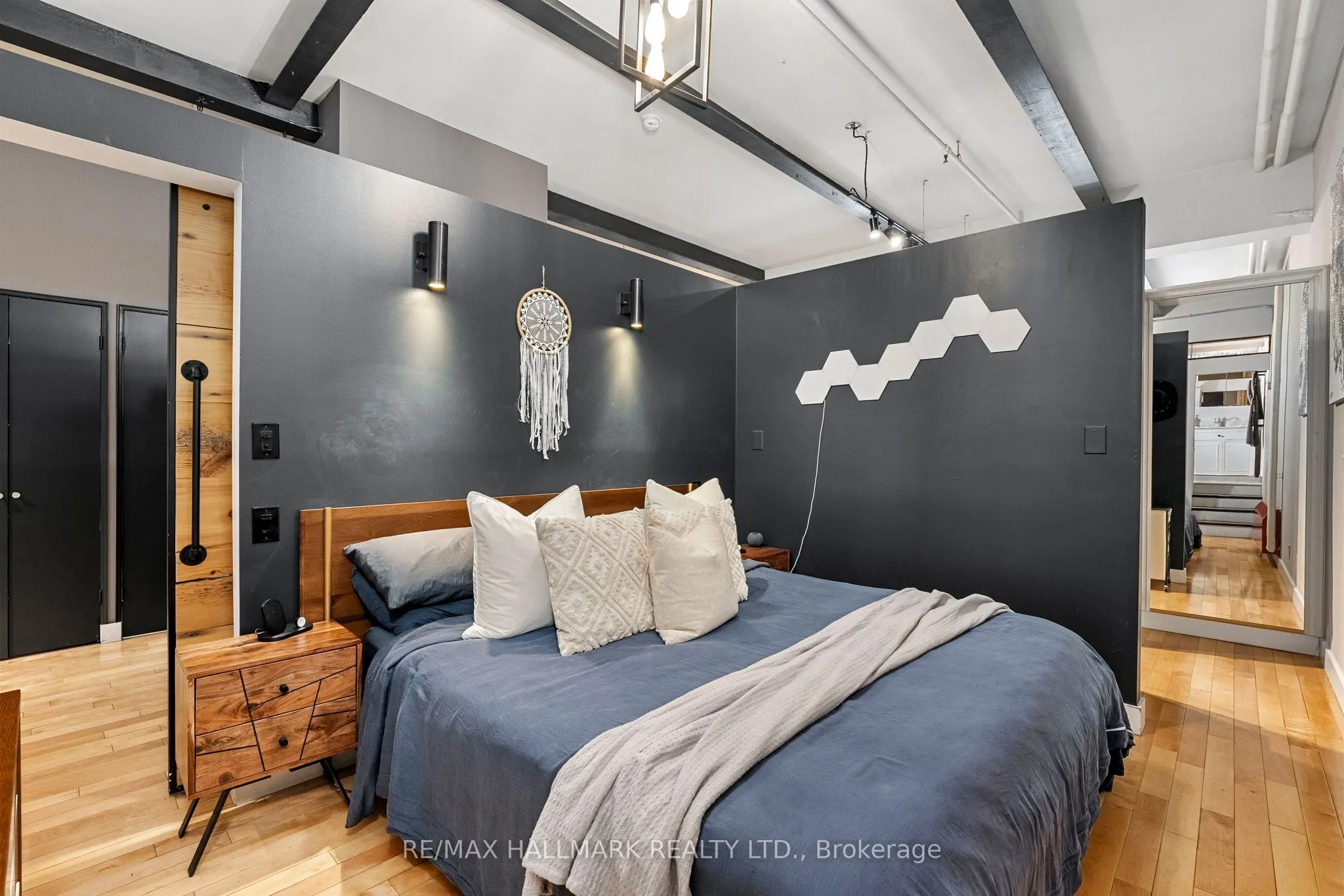 326 Carlaw Avenue, #215