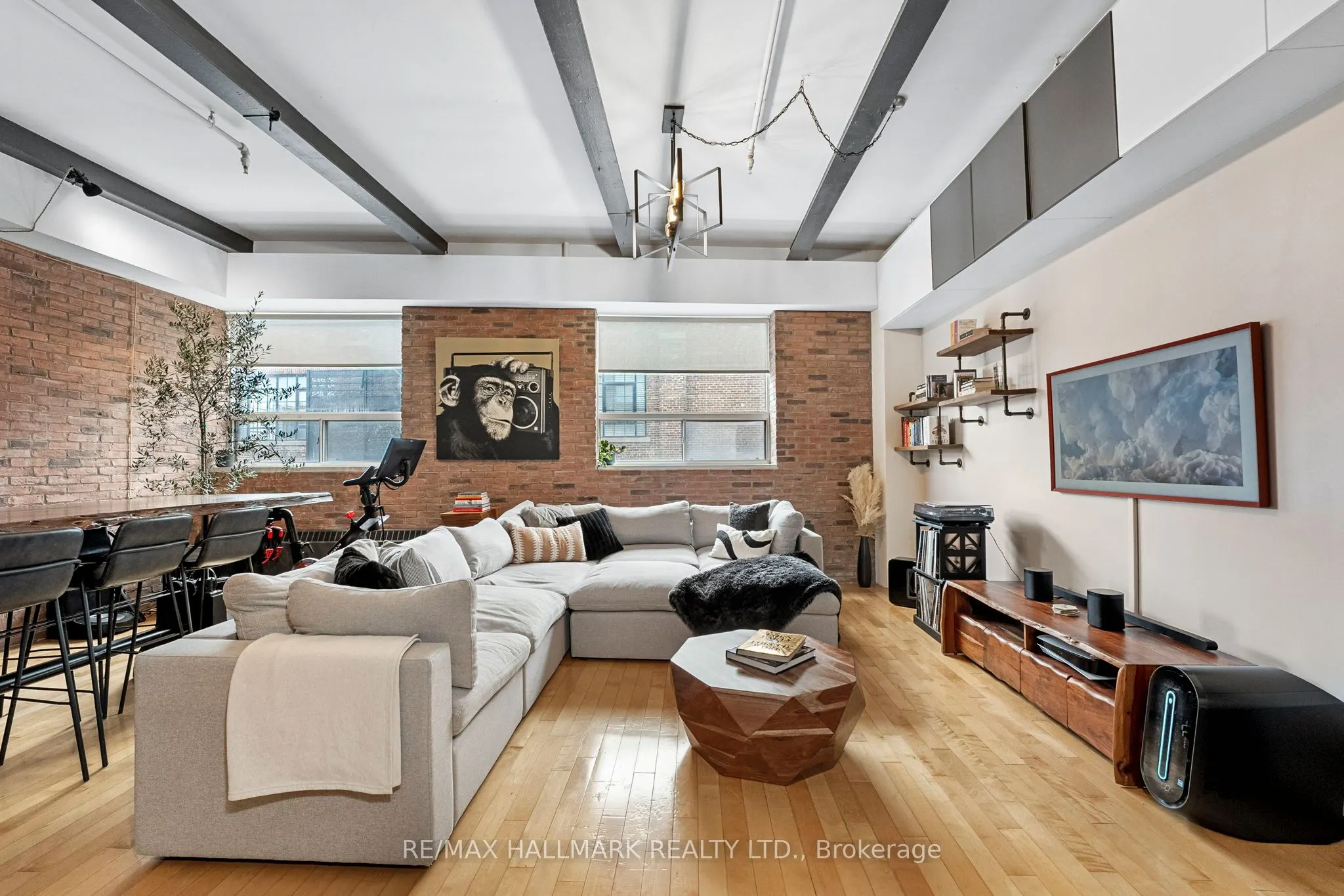 326 Carlaw Avenue, #215