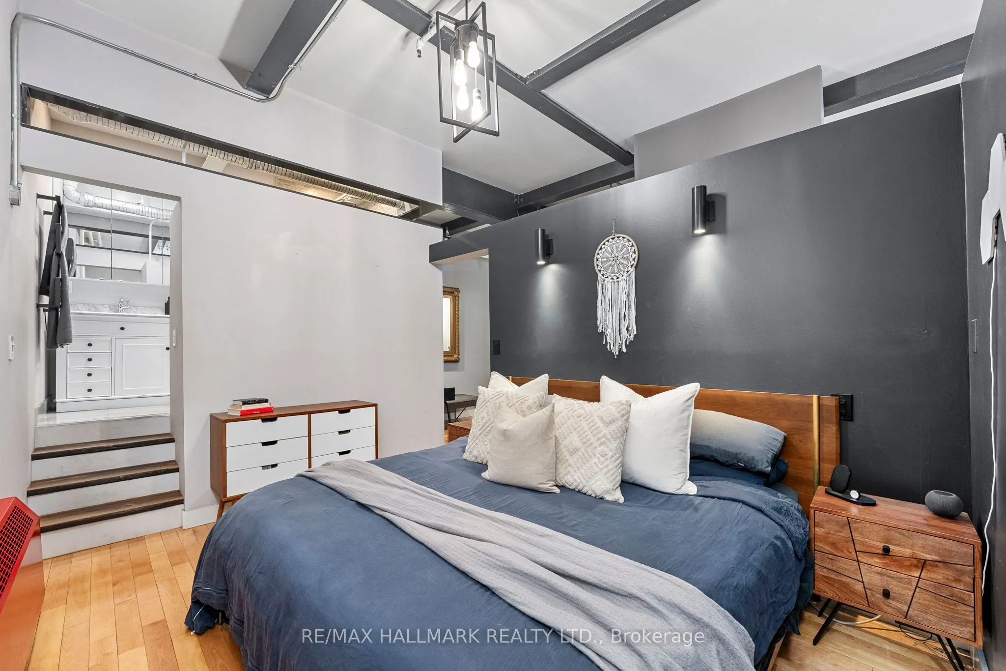 326 Carlaw Avenue, #215