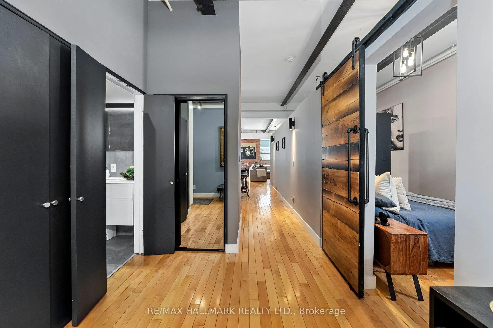 326 Carlaw Avenue, #215