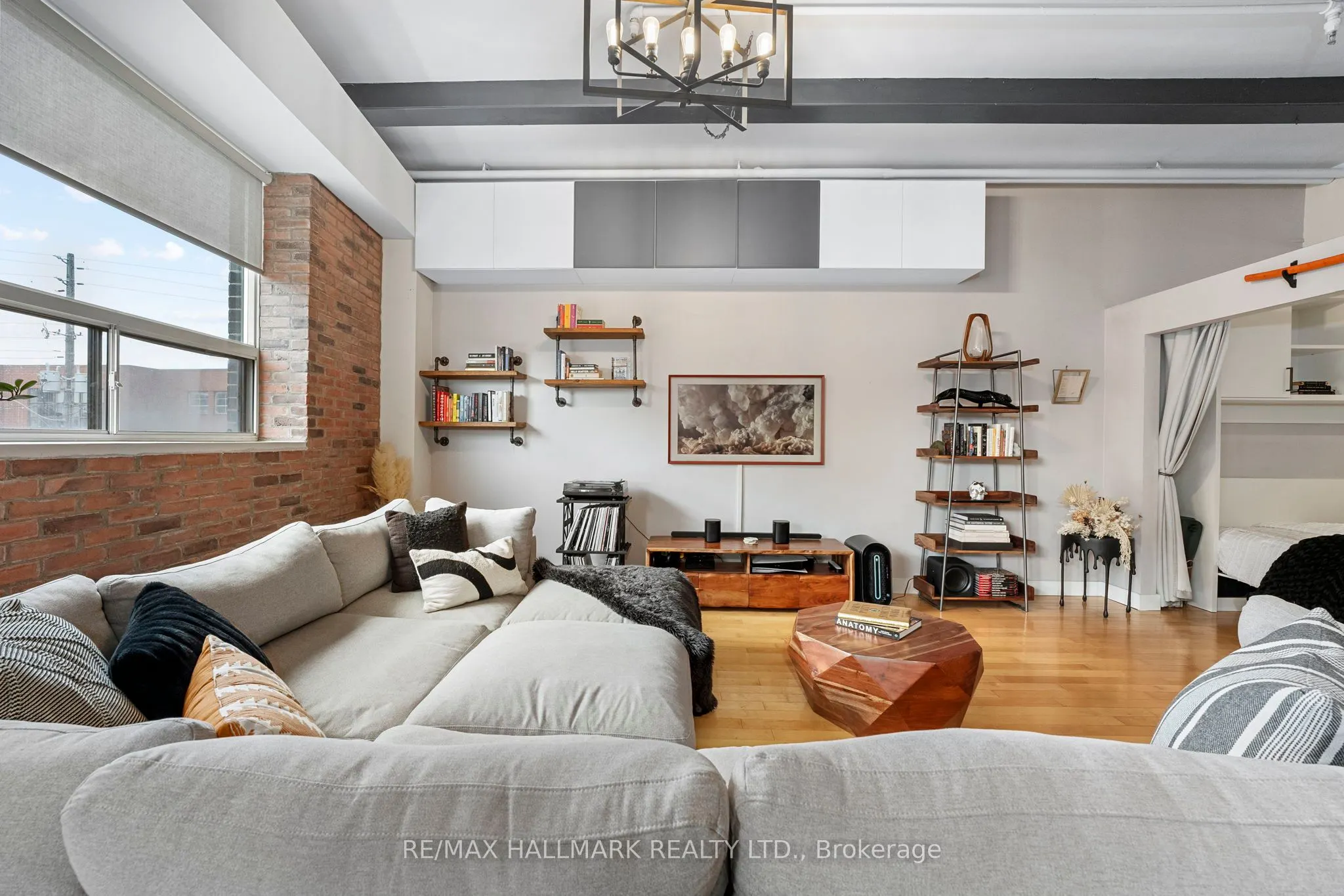 326 Carlaw Avenue, #215