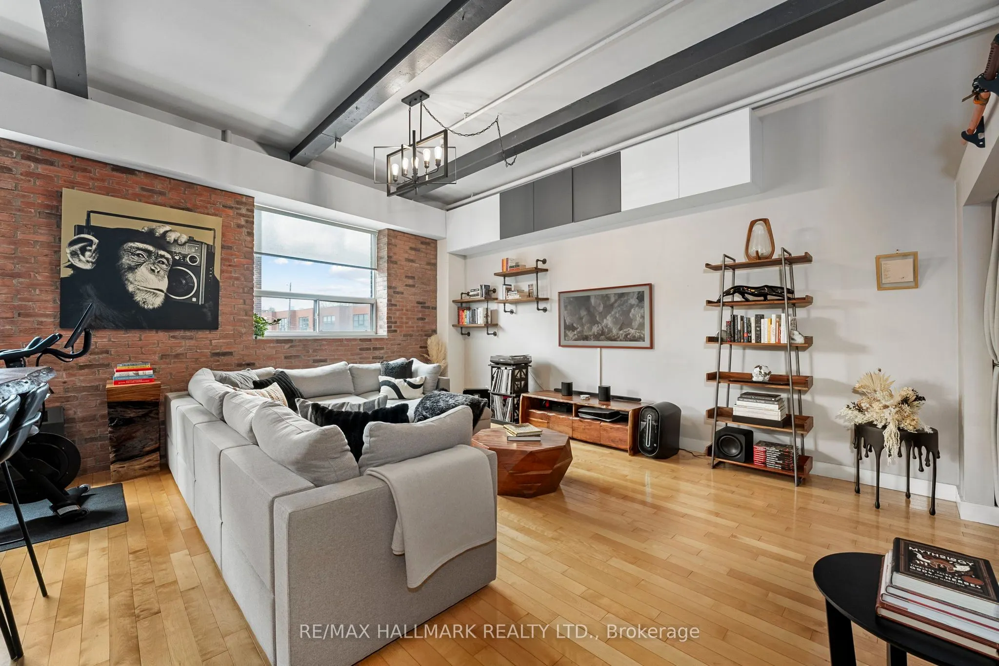 326 Carlaw Avenue, #215