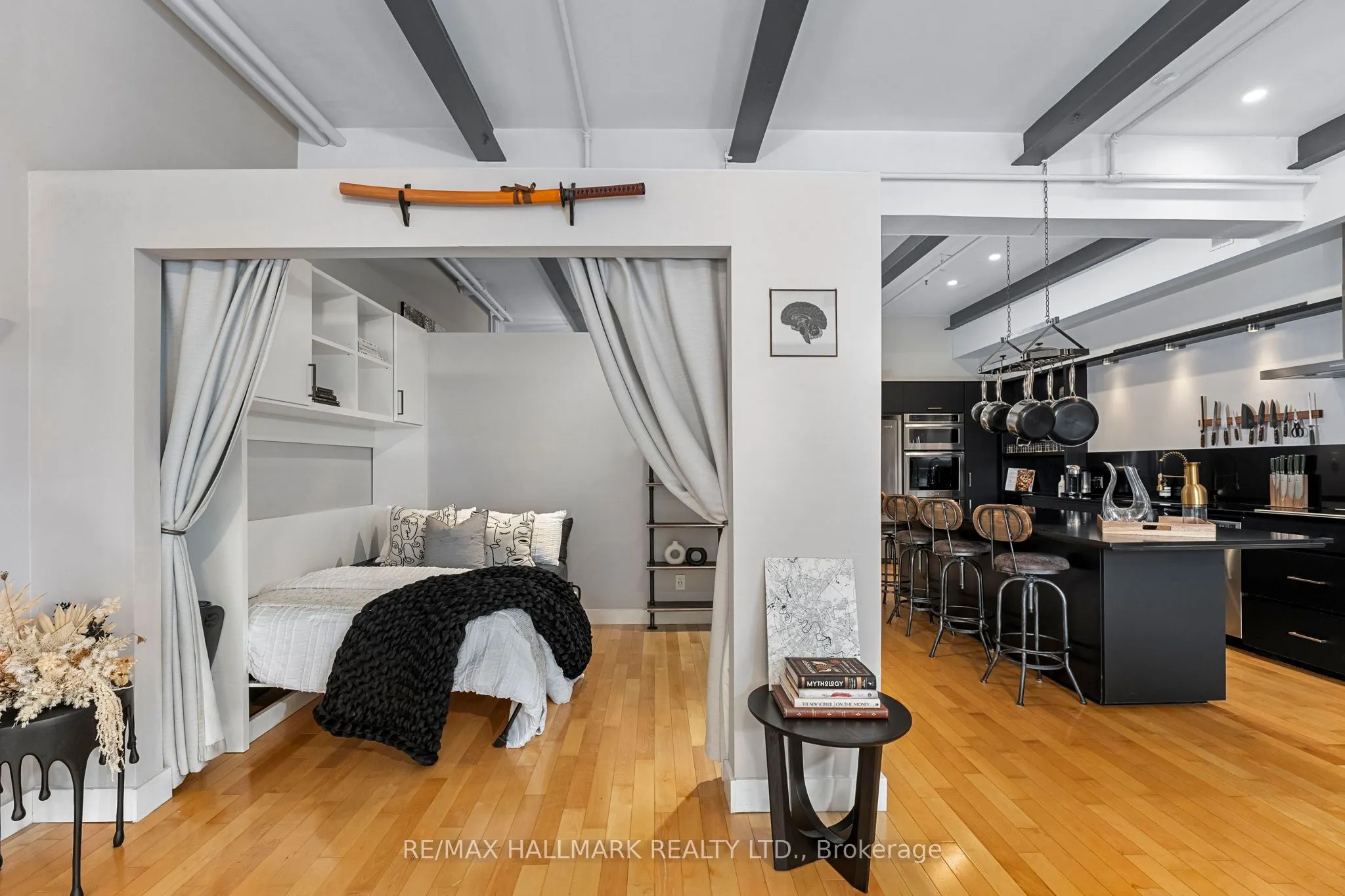 326 Carlaw Avenue, #215