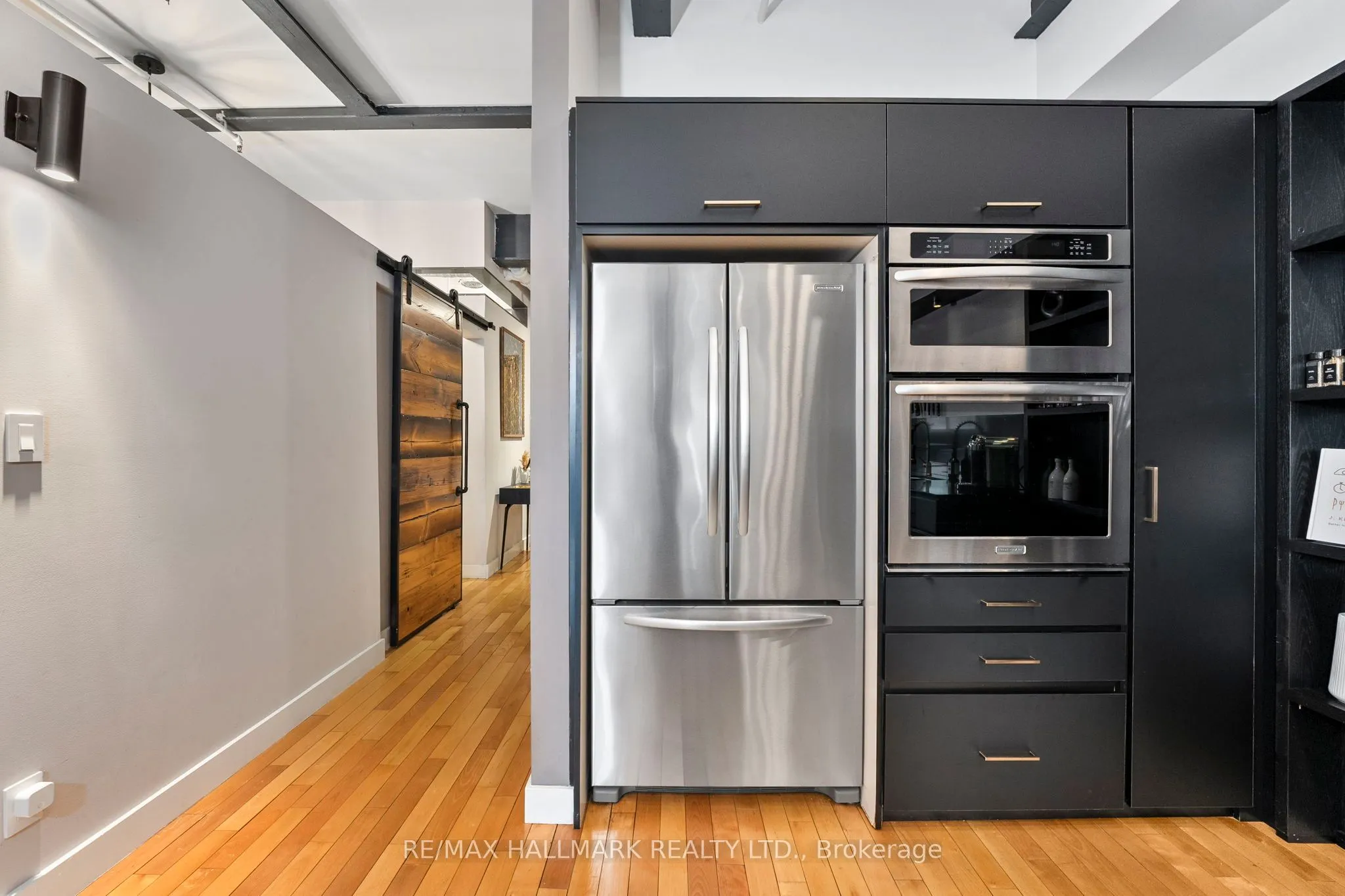 326 Carlaw Avenue, #215