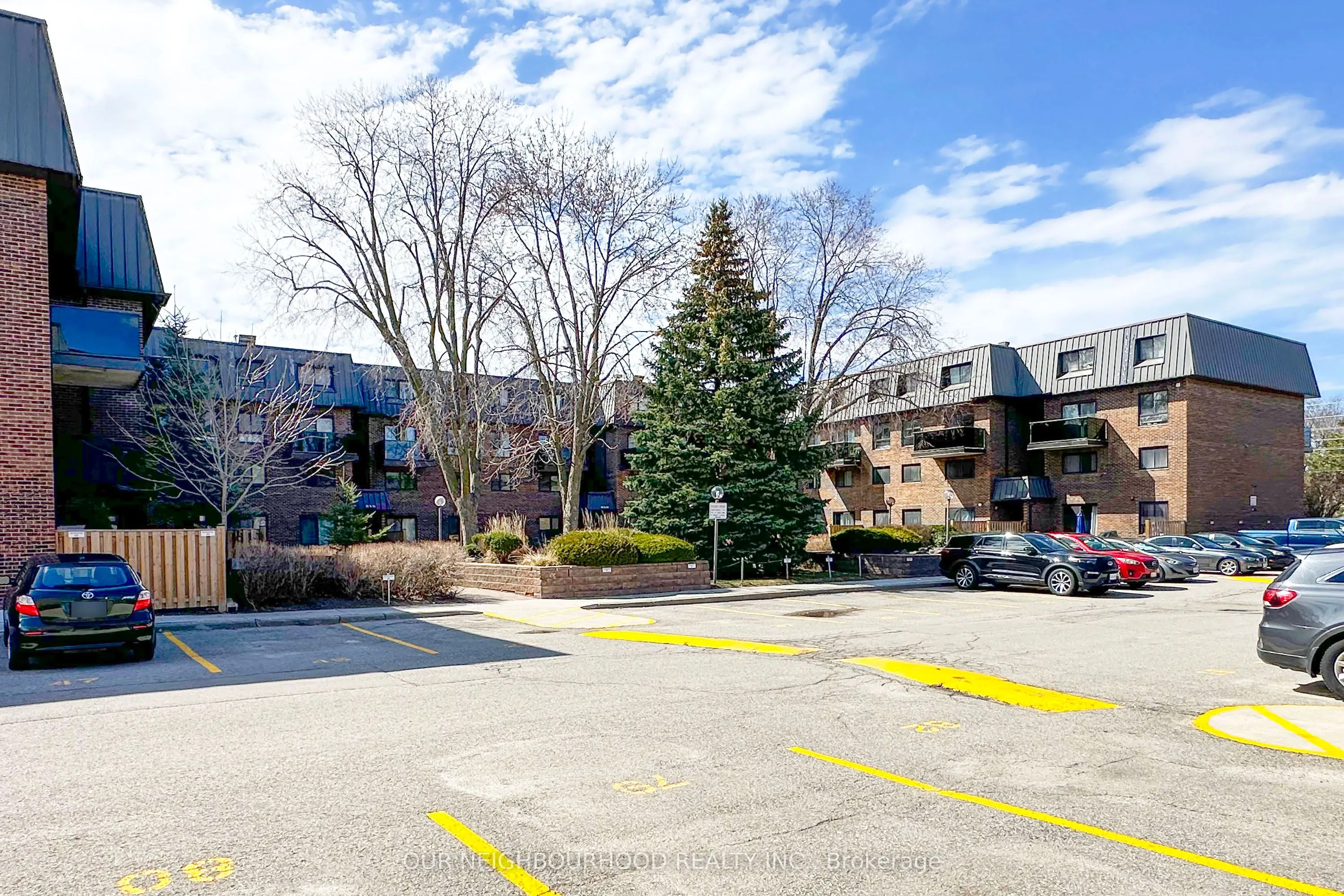 43 Taunton Road E, #17