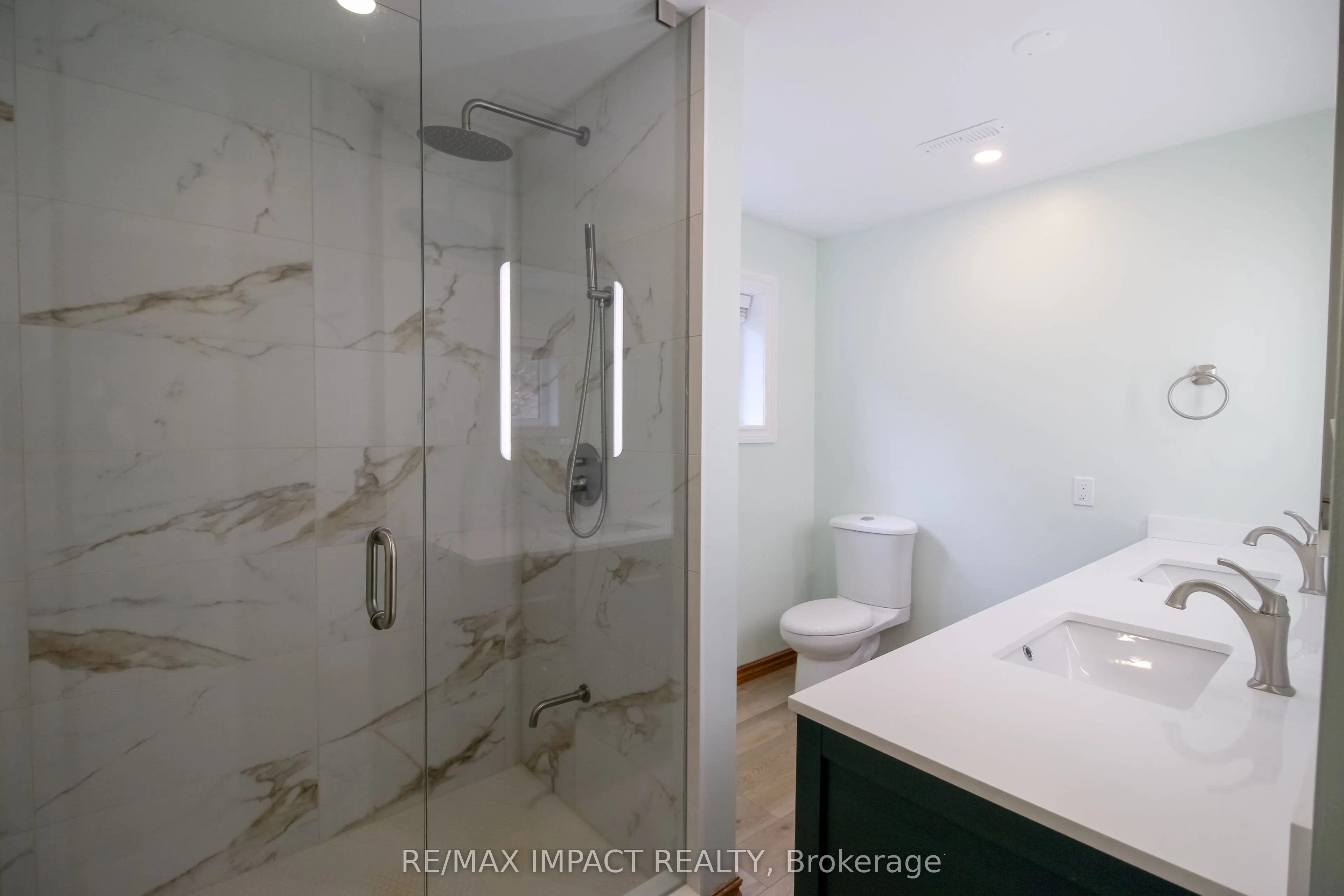 215 Raglan Road W
