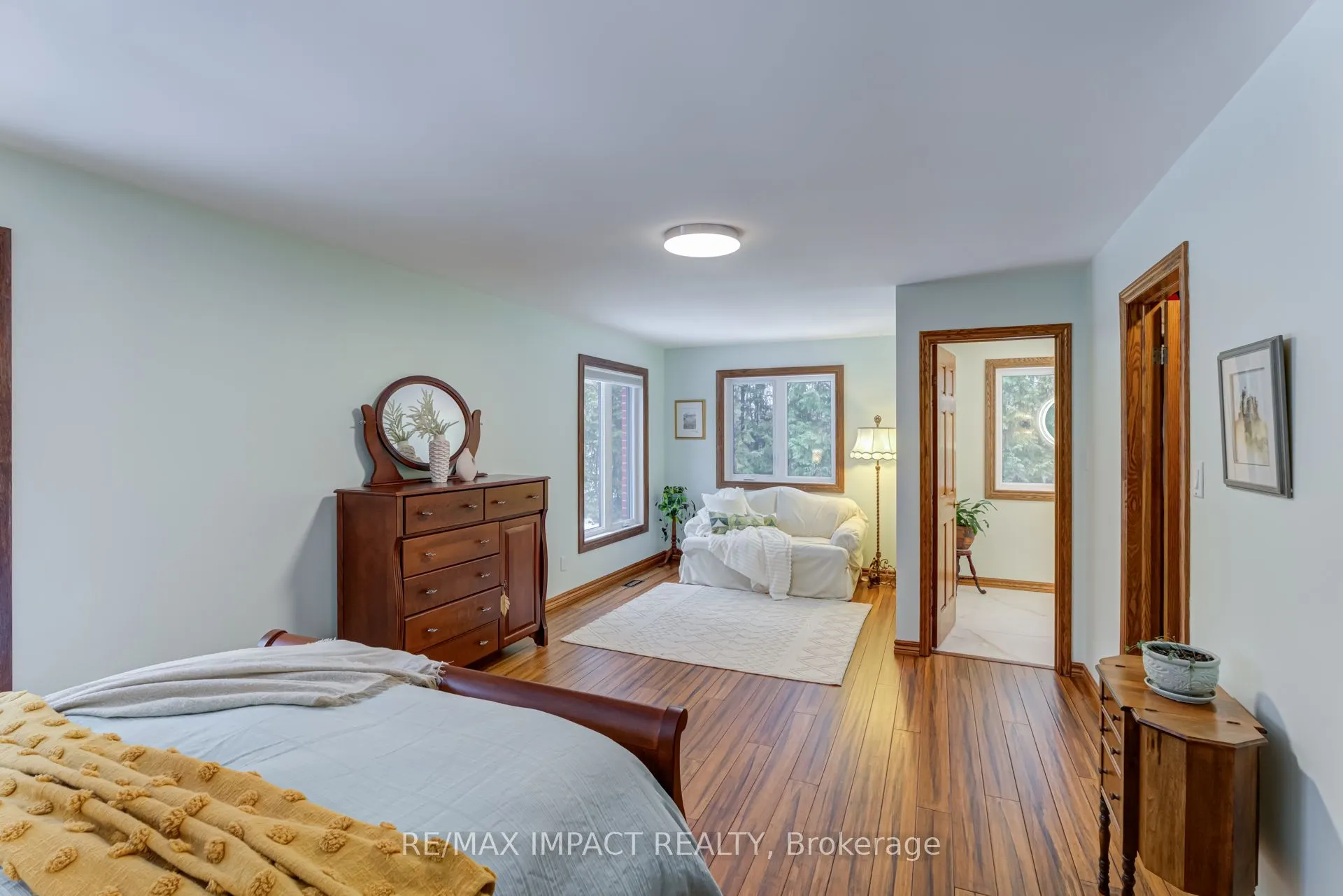 215 Raglan Road W