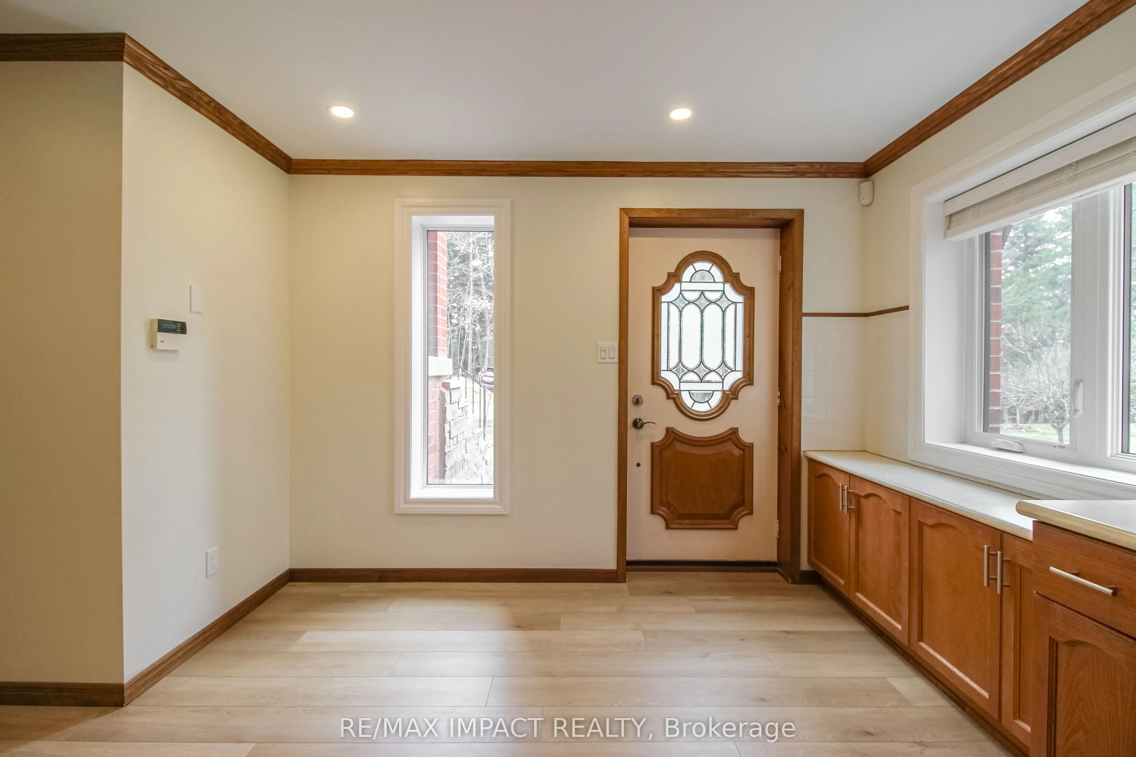 215 Raglan Road W