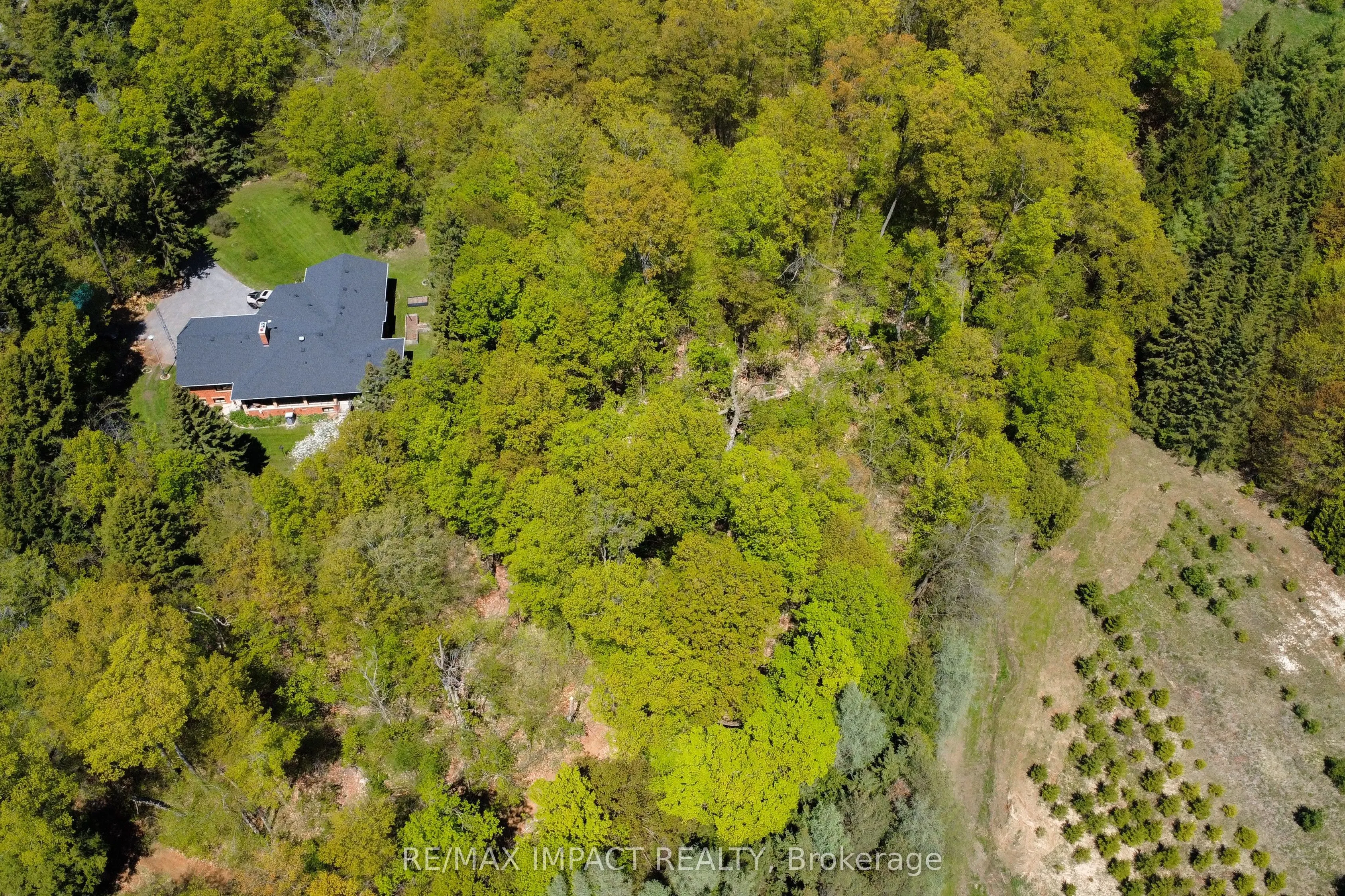 215 Raglan Road W