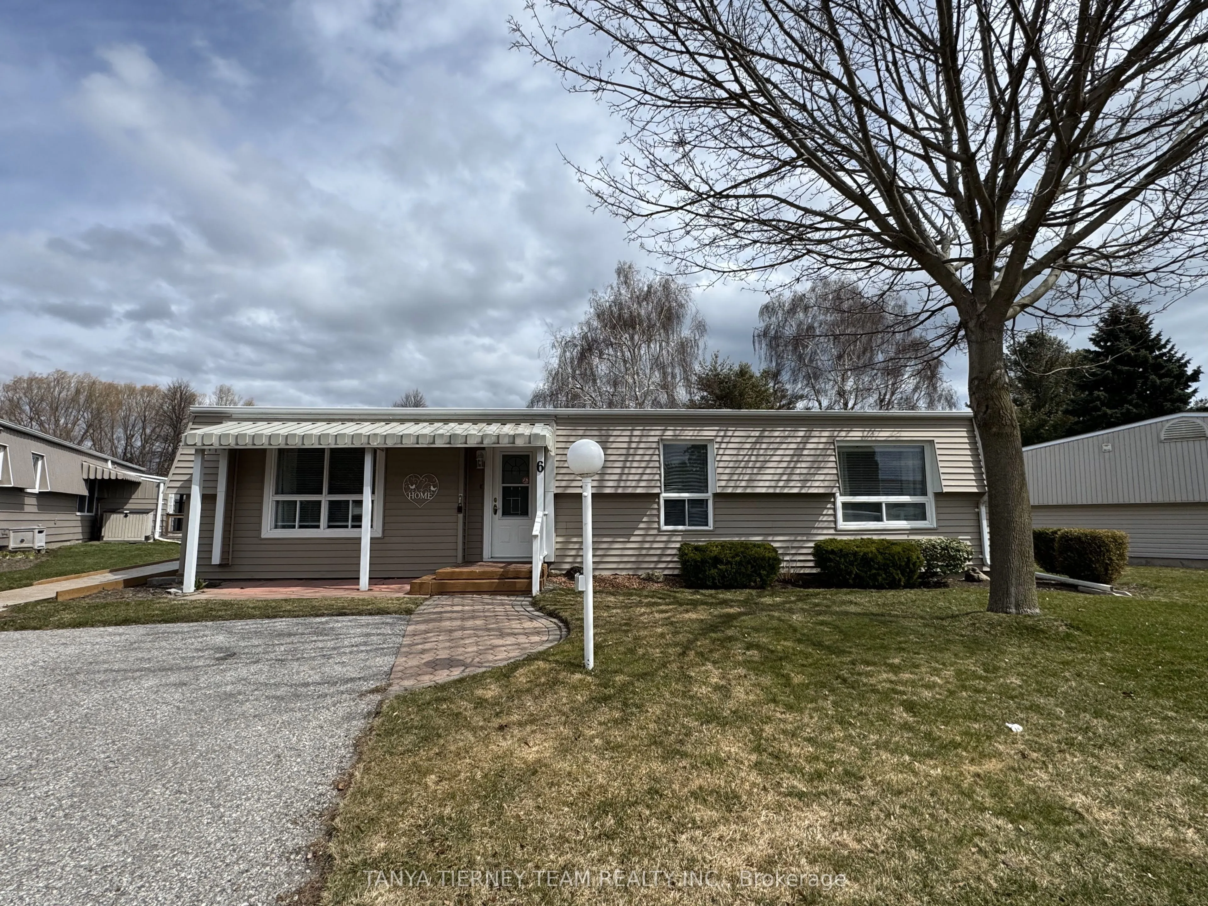 6 The Cove Road