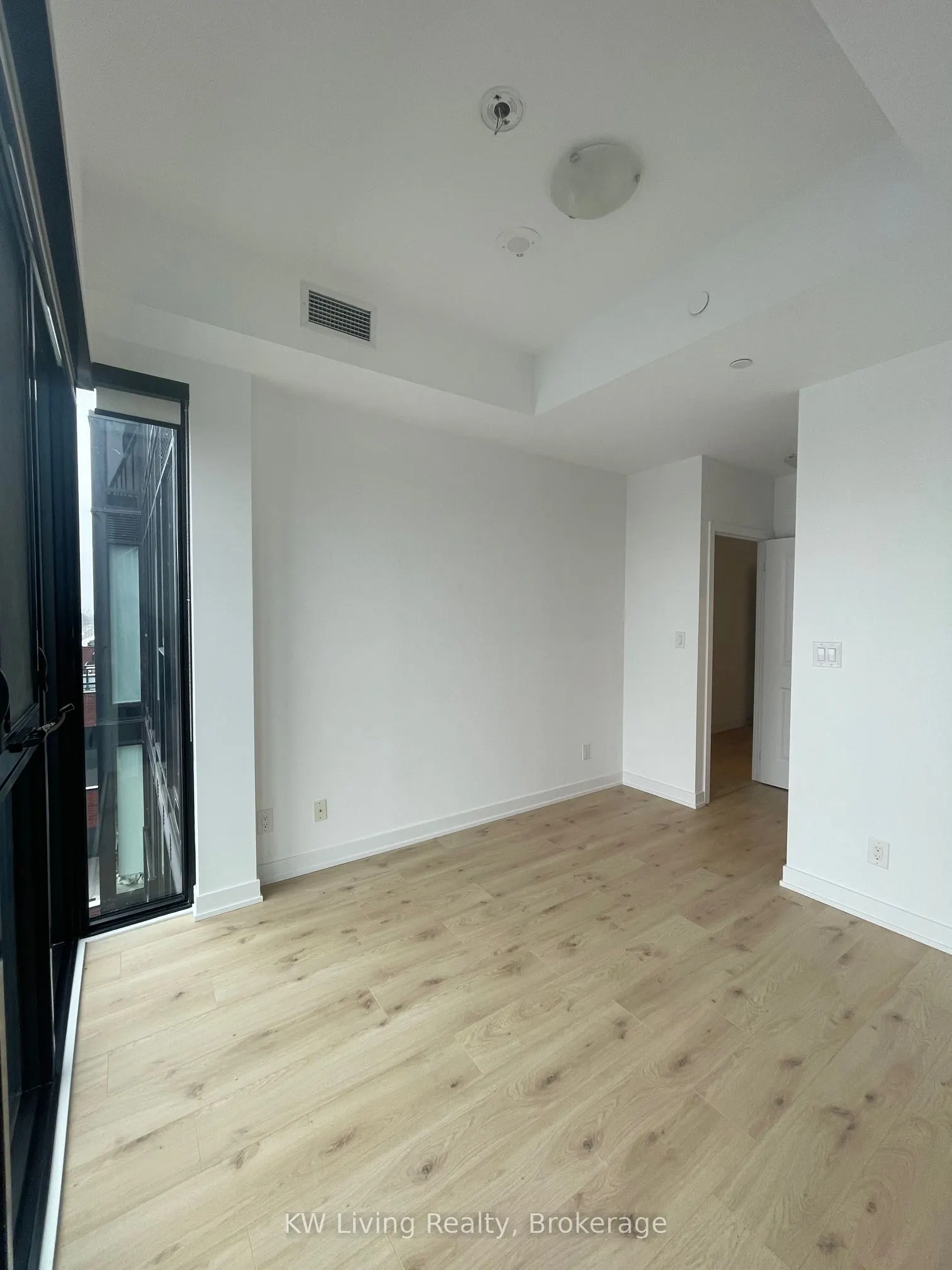 2799 Kingston Road, #902