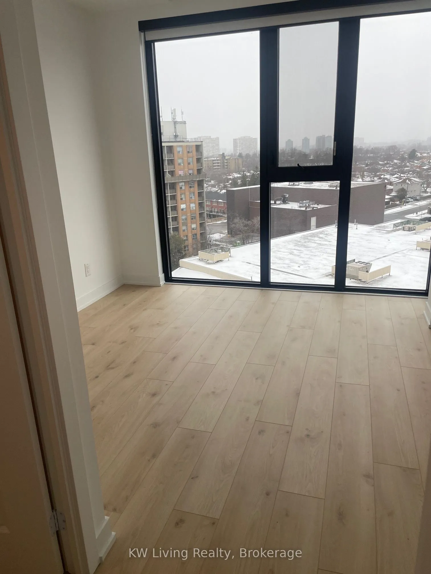 2799 Kingston Road, #902