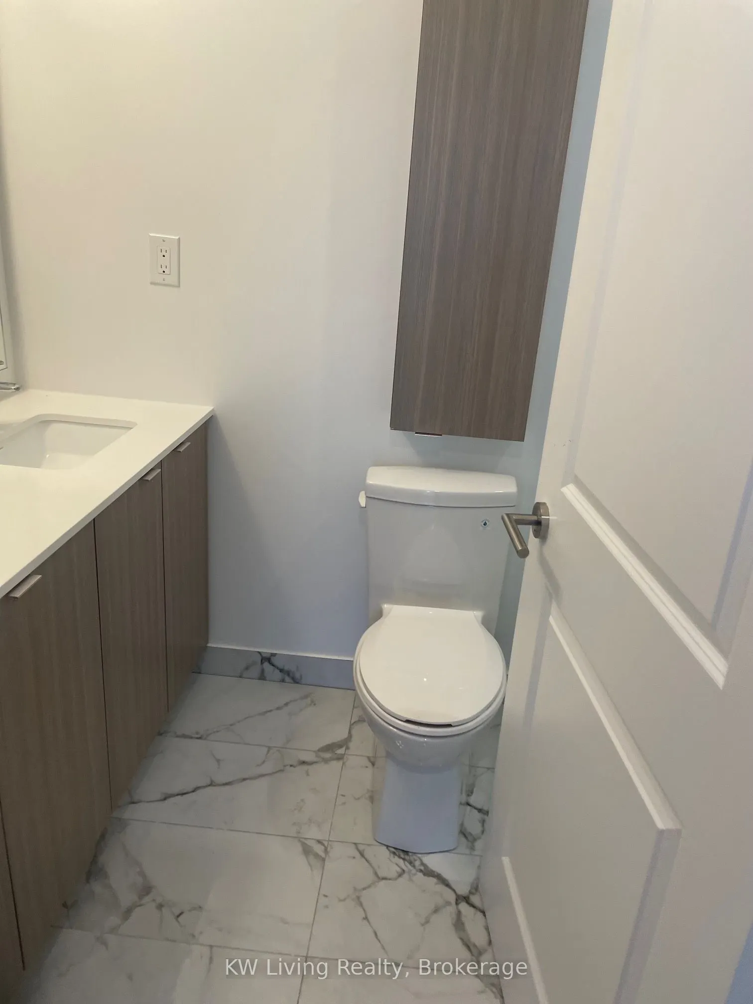 2799 Kingston Road, #902