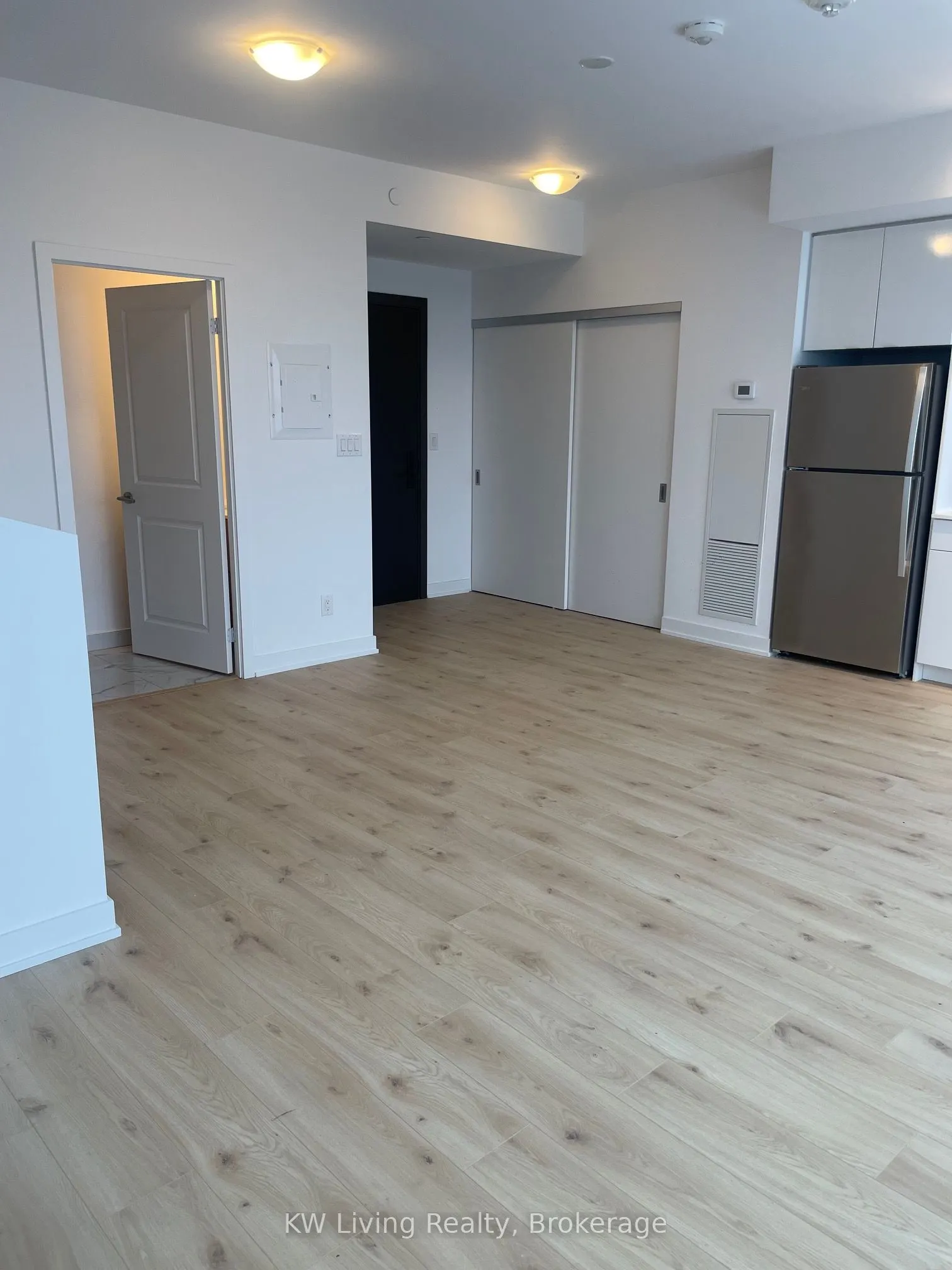 2799 Kingston Road, #902