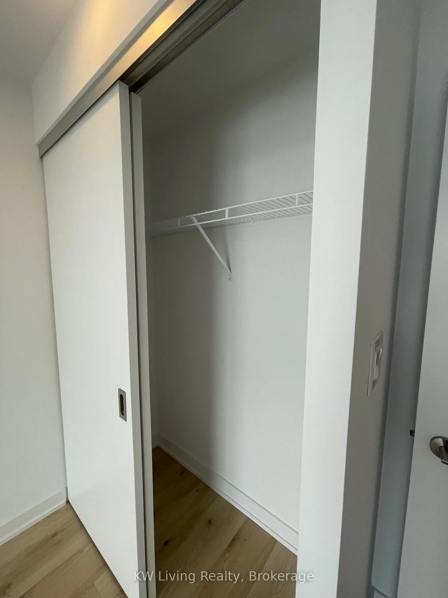 2799 Kingston Road, #902