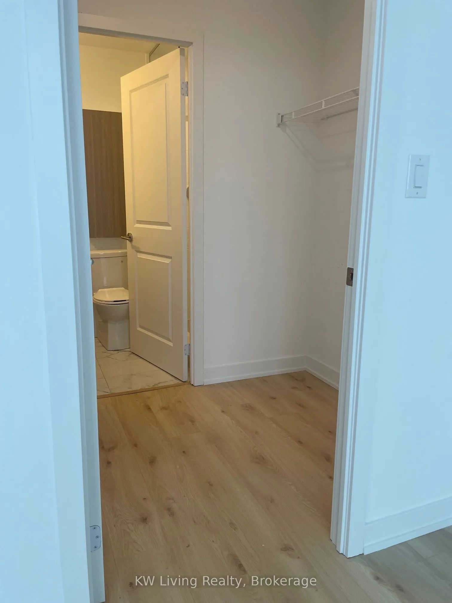 2799 Kingston Road, #902