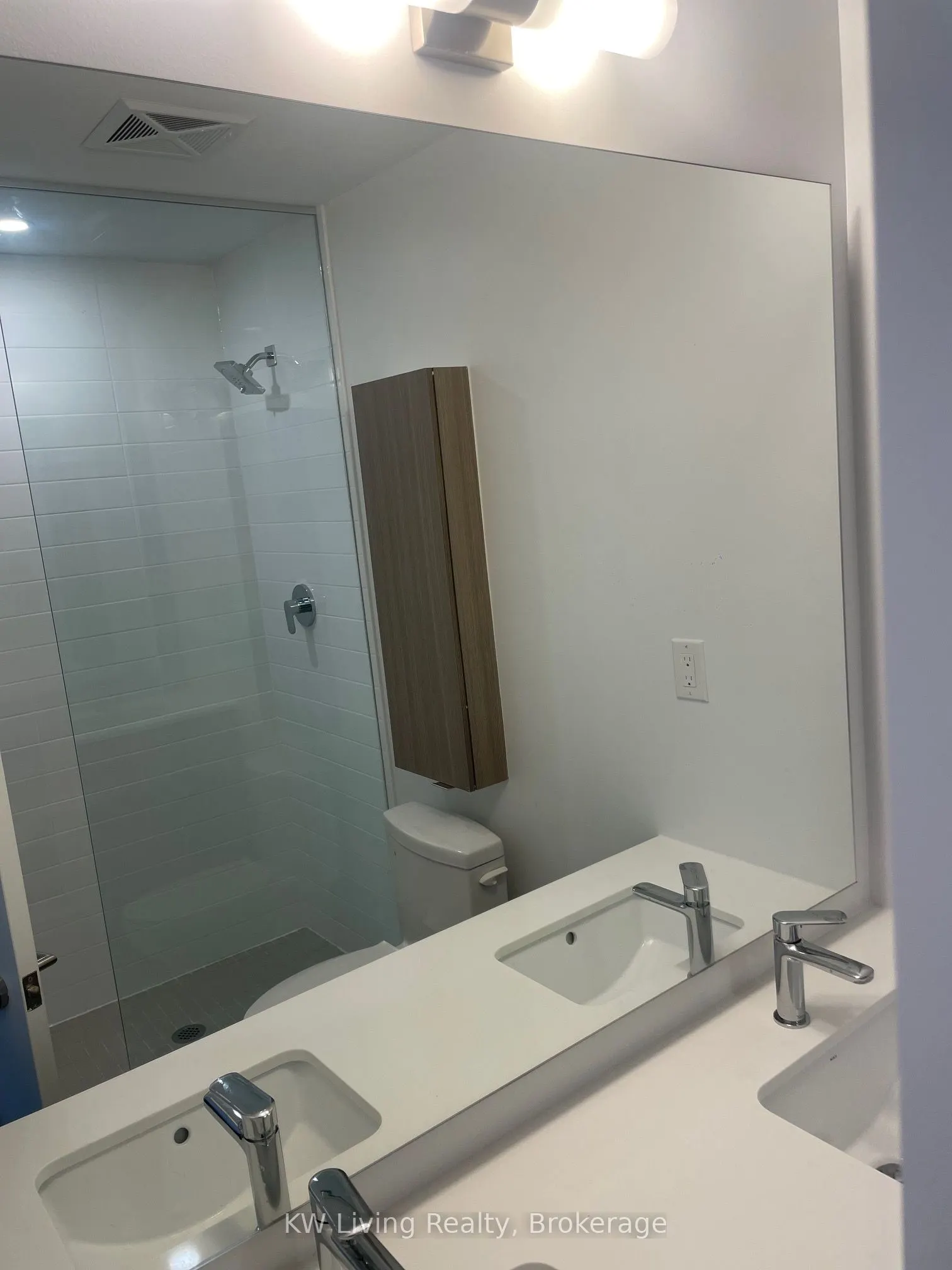 2799 Kingston Road, #902