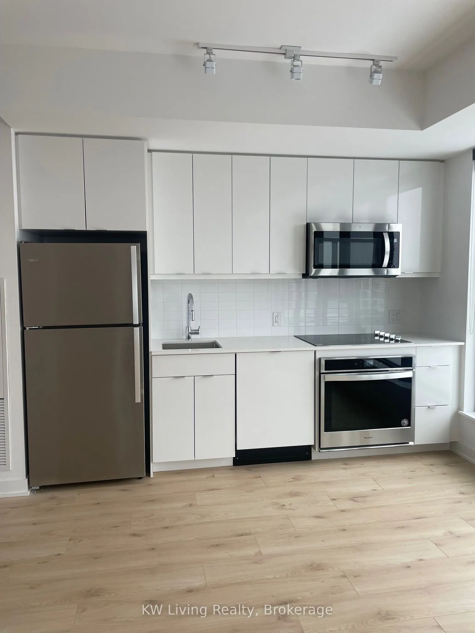 2799 Kingston Road, #902