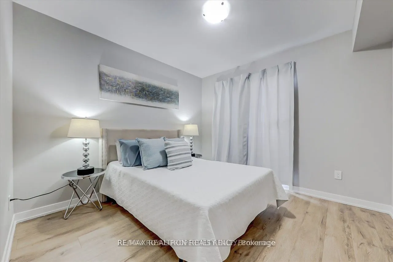 1760 Simcoe Street N, #74