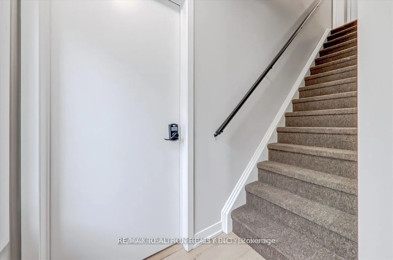 1760 Simcoe Street N, #74