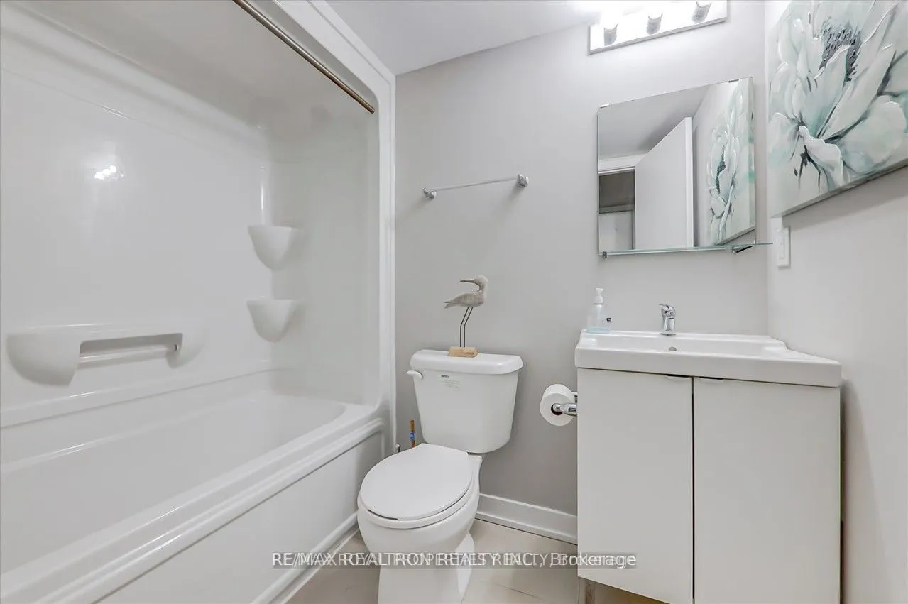 1760 Simcoe Street N, #74