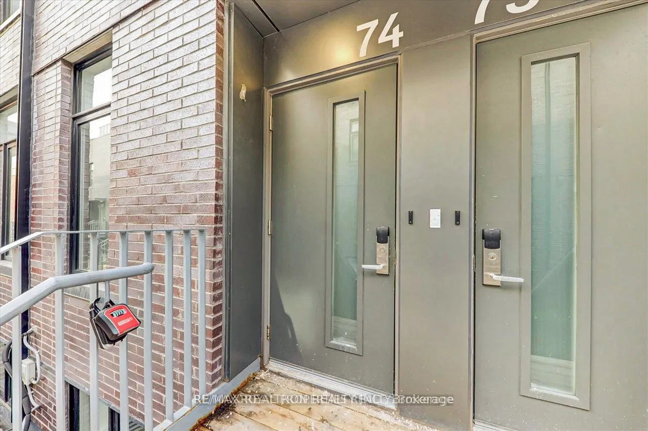 1760 Simcoe Street N, #74