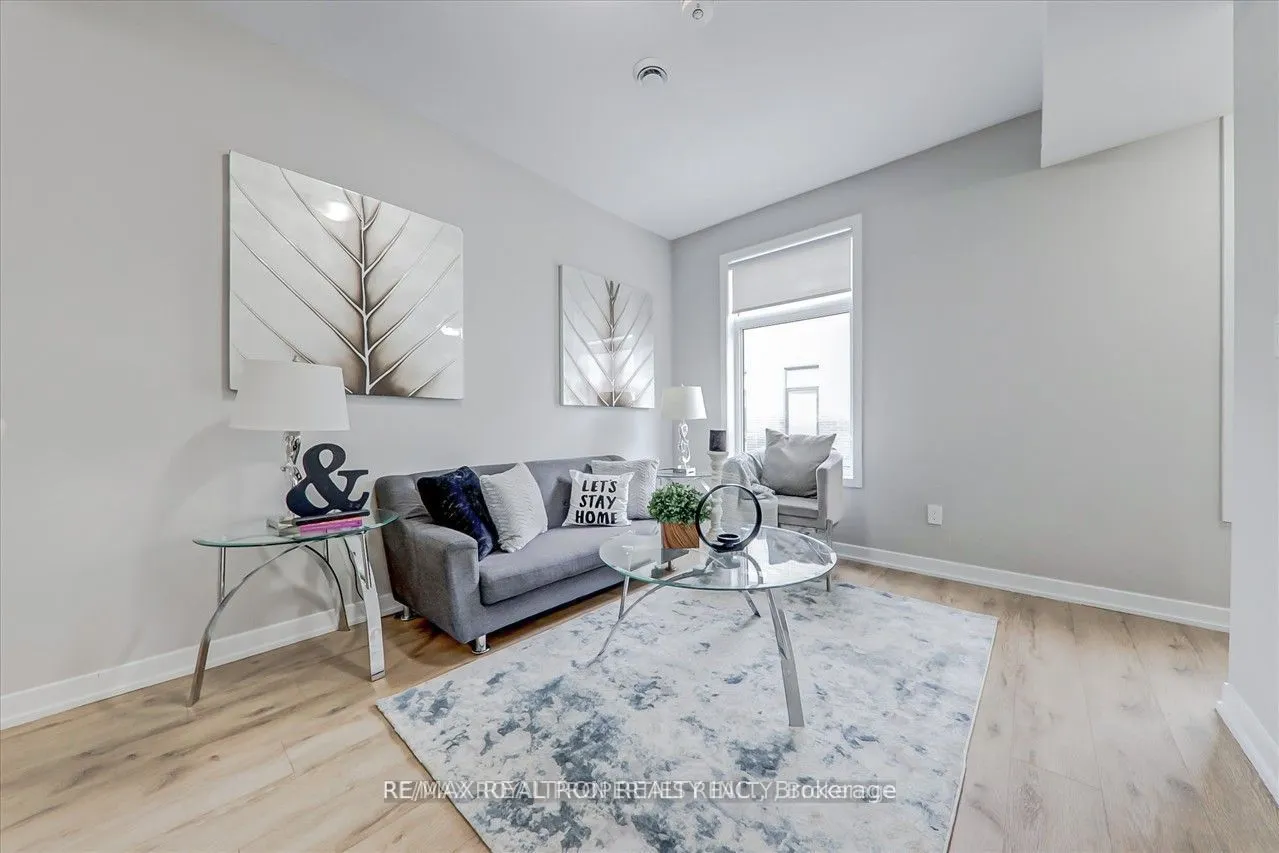 1760 Simcoe Street N, #74