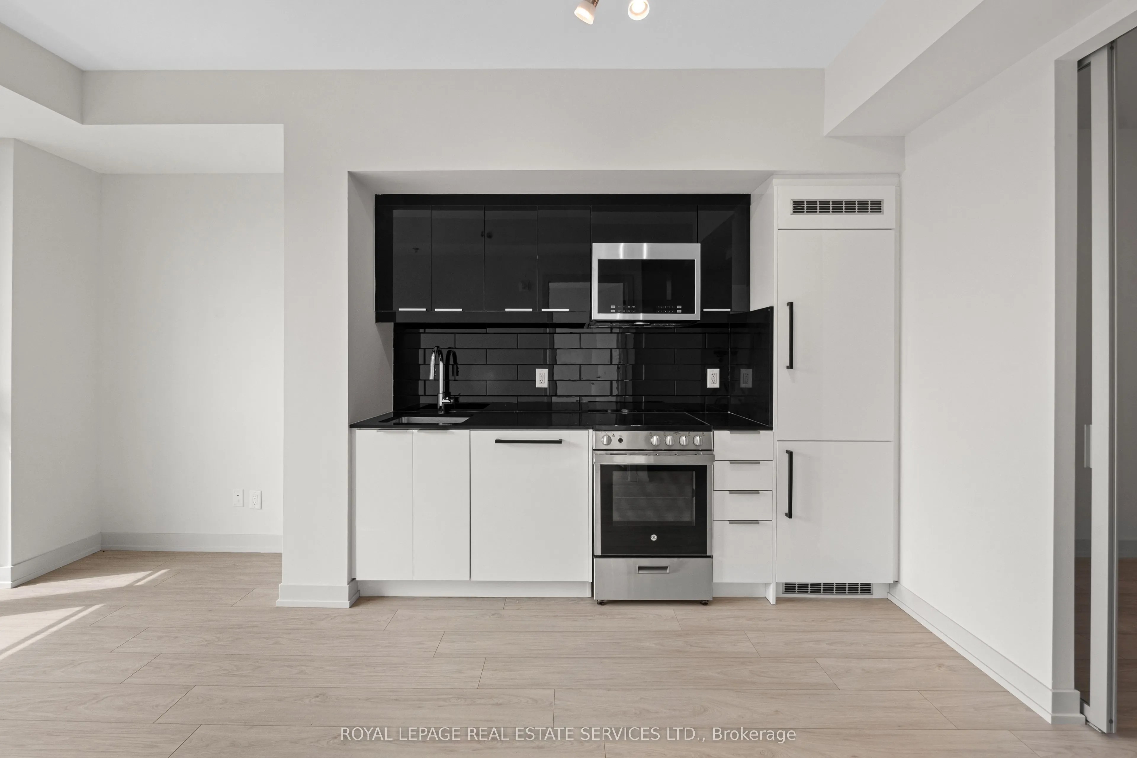 90 Glen Everest Road, #203