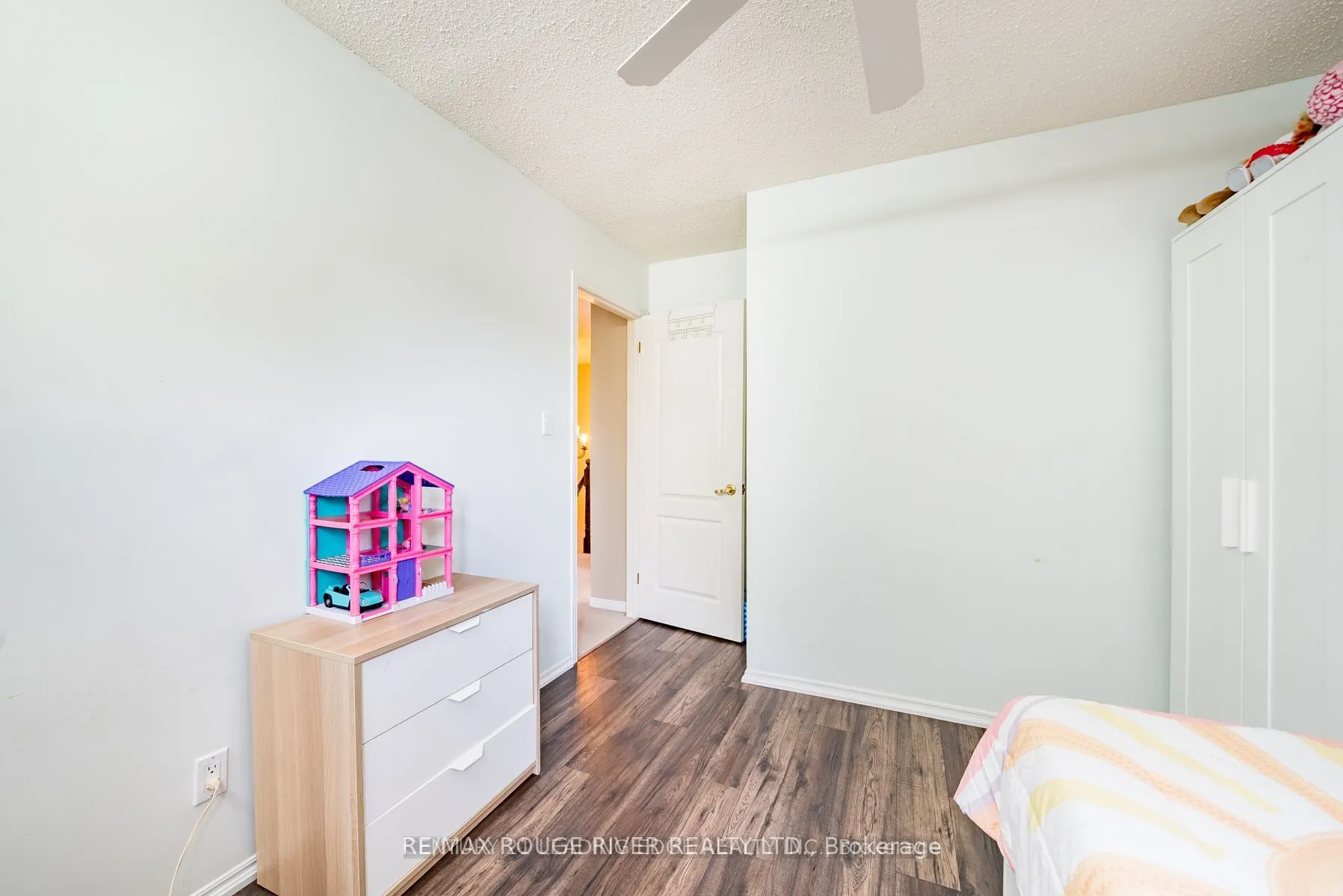 880 Castlegrove Avenue