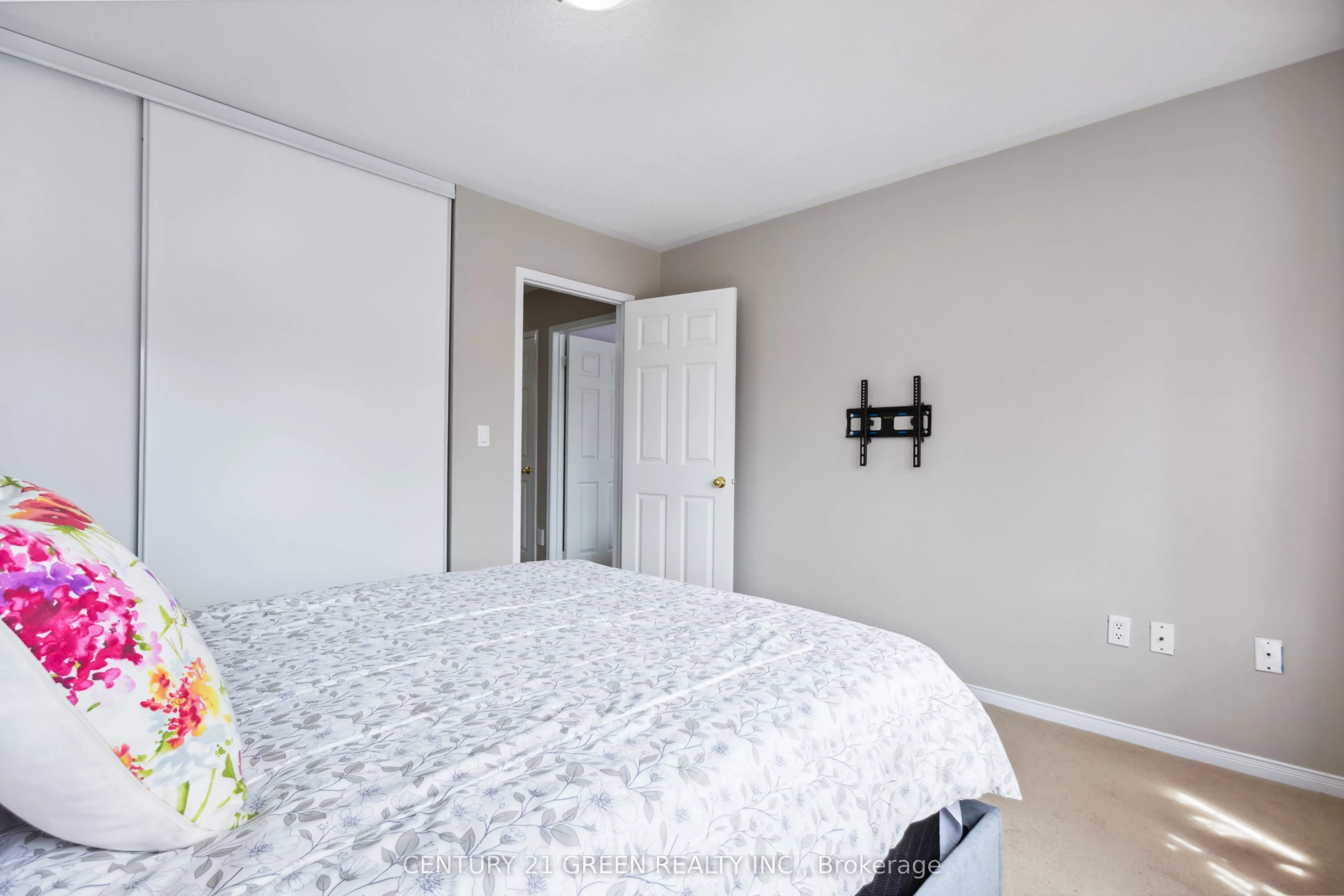828 Taggart Crescent