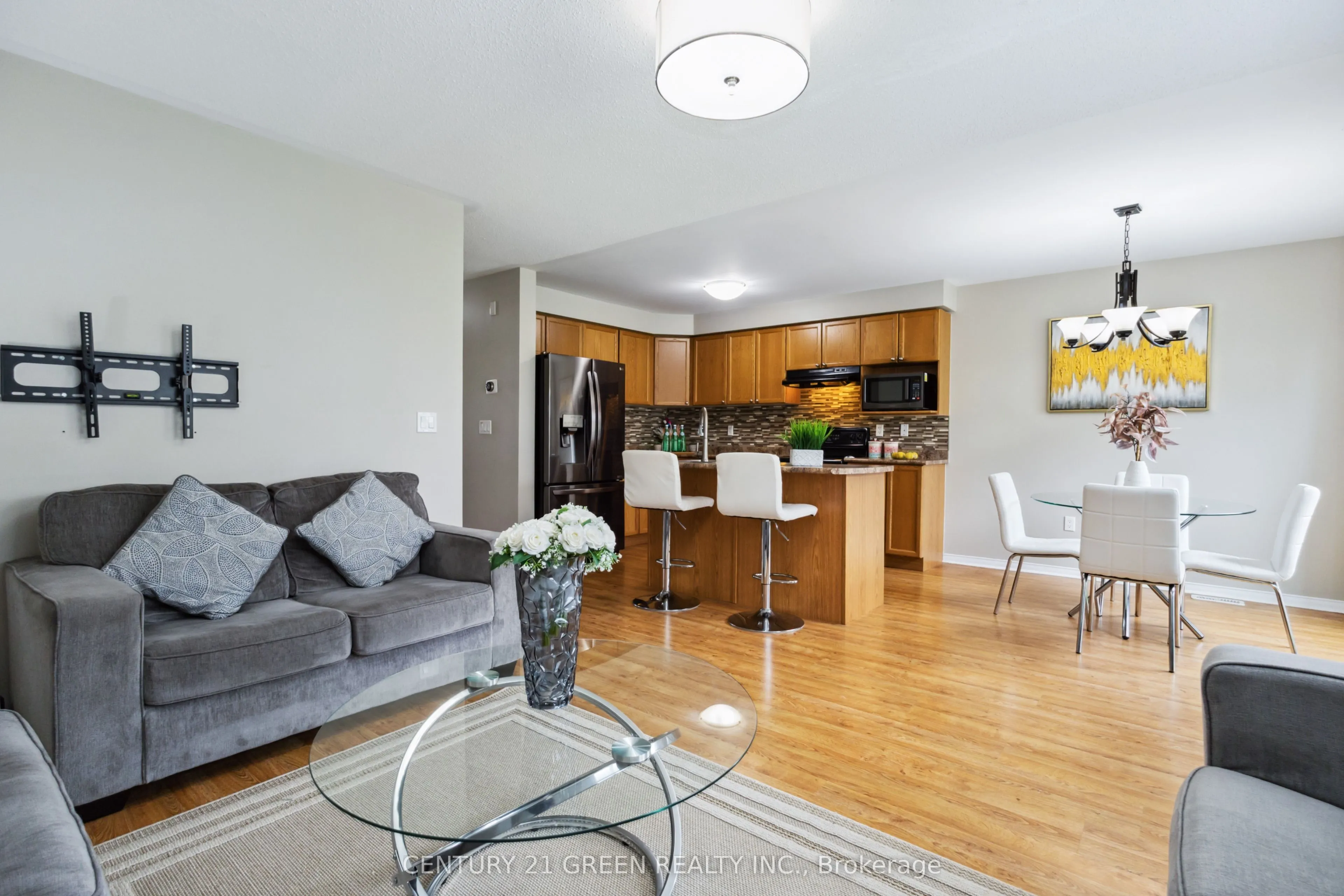 828 Taggart Crescent