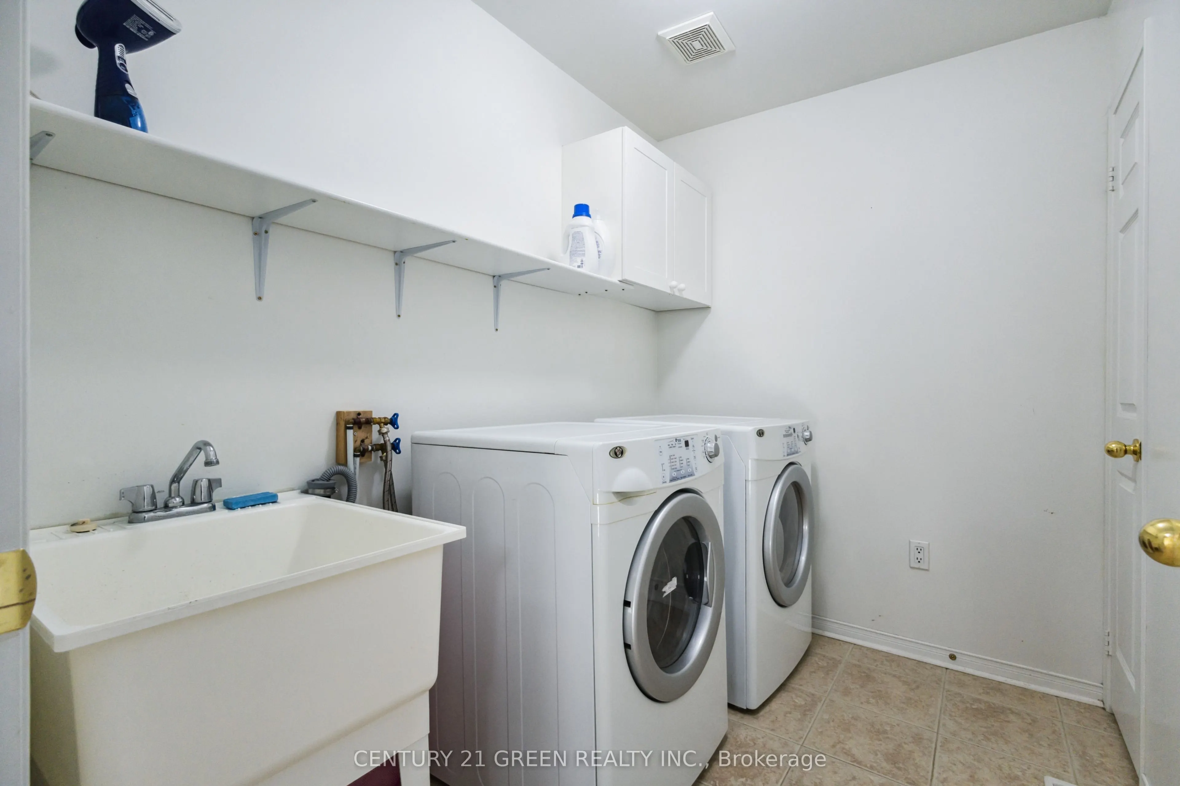 828 Taggart Crescent