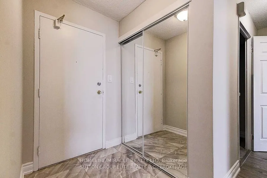 100 Wingarden Court, #1206
