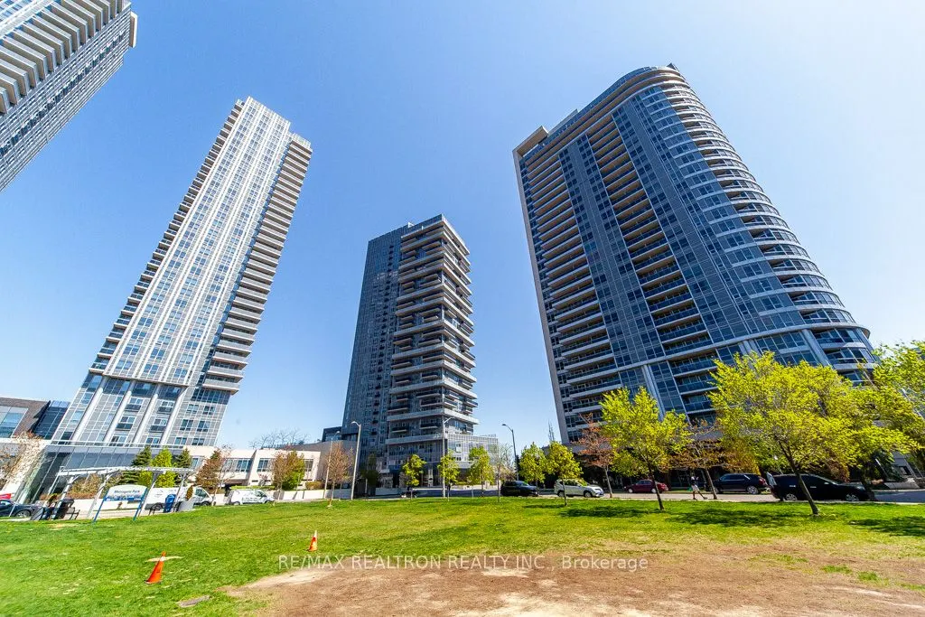 225 Village Green Square #1004