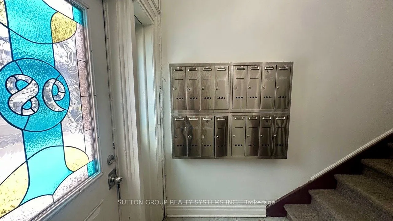 98 Leuty Avenue, #A4