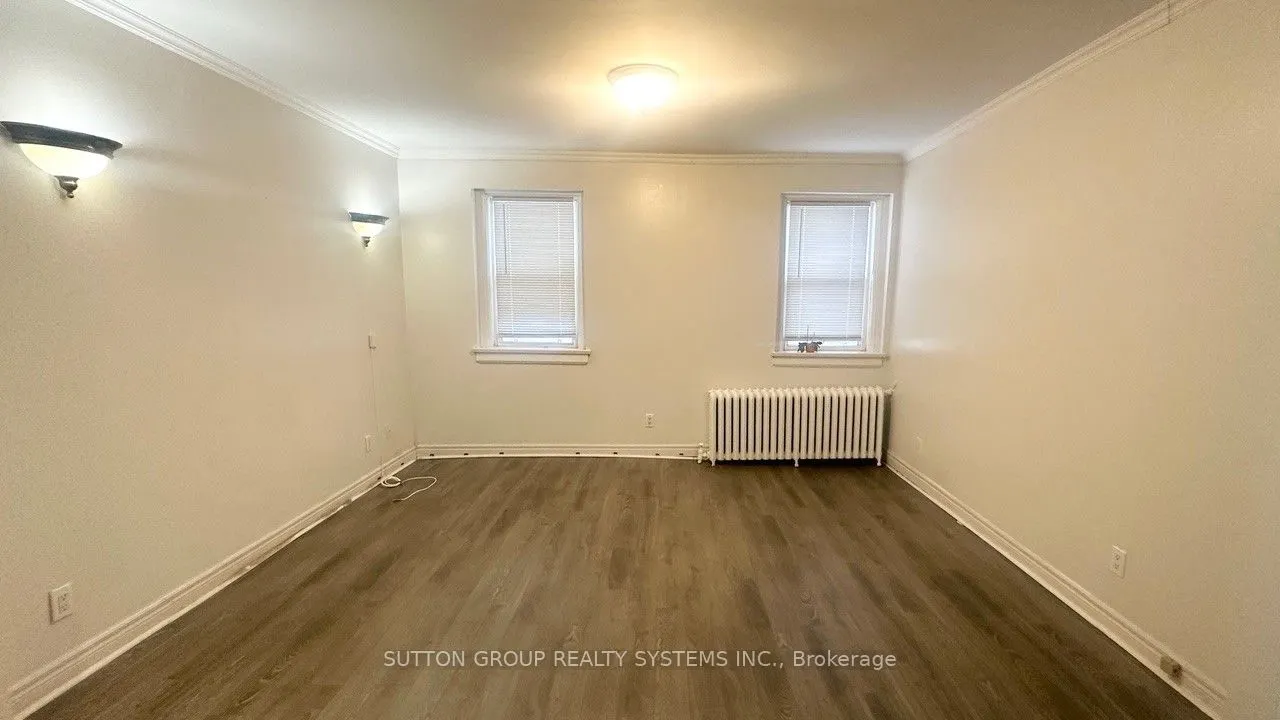 98 Leuty Avenue, #A4