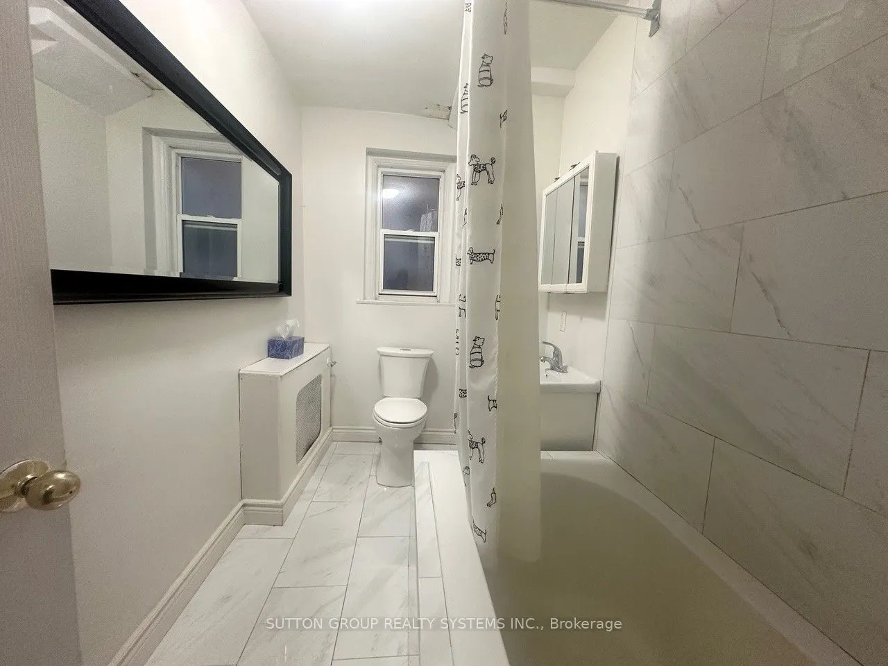 98 Leuty Avenue, #A4
