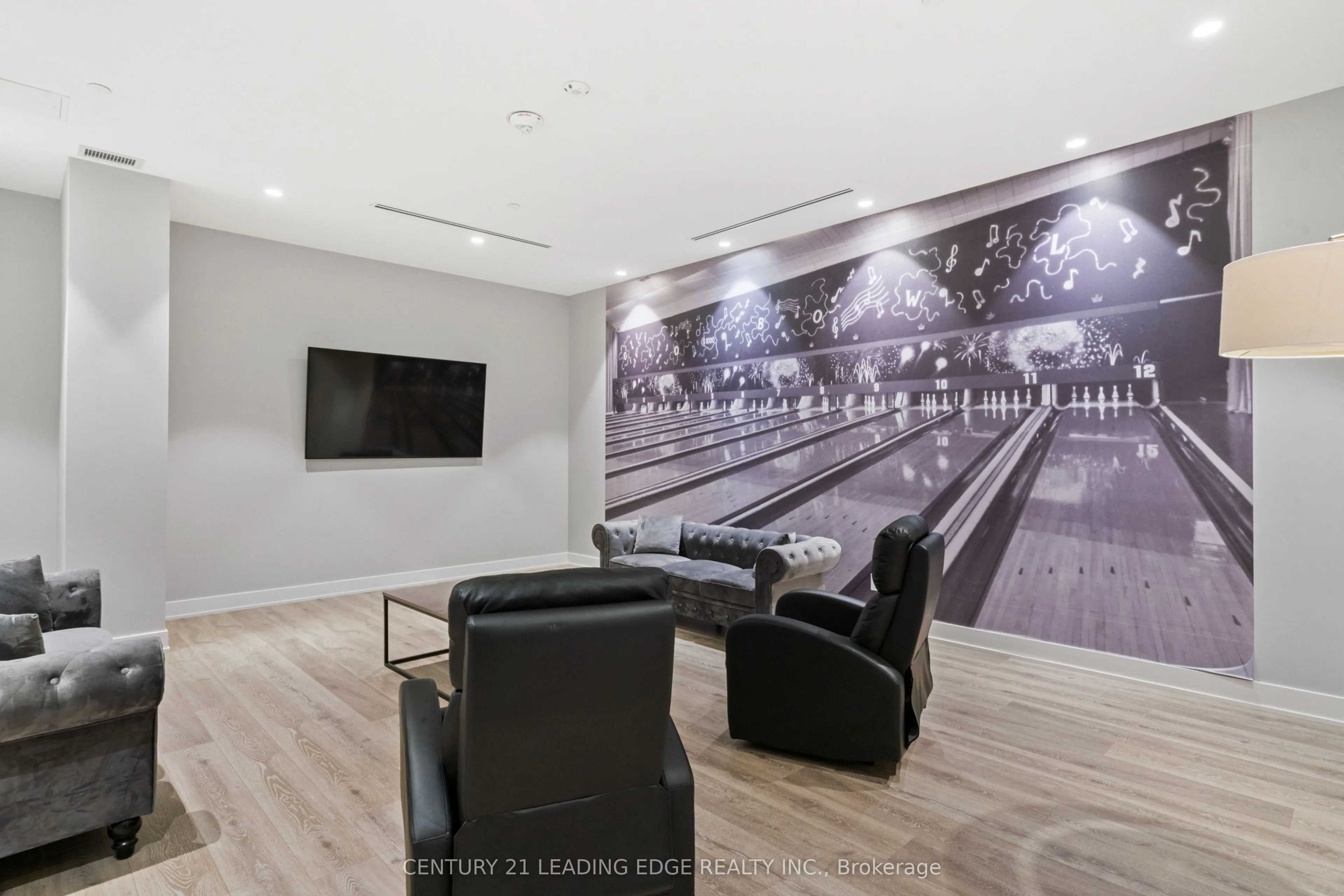 1401 O'Connor Drive, #207