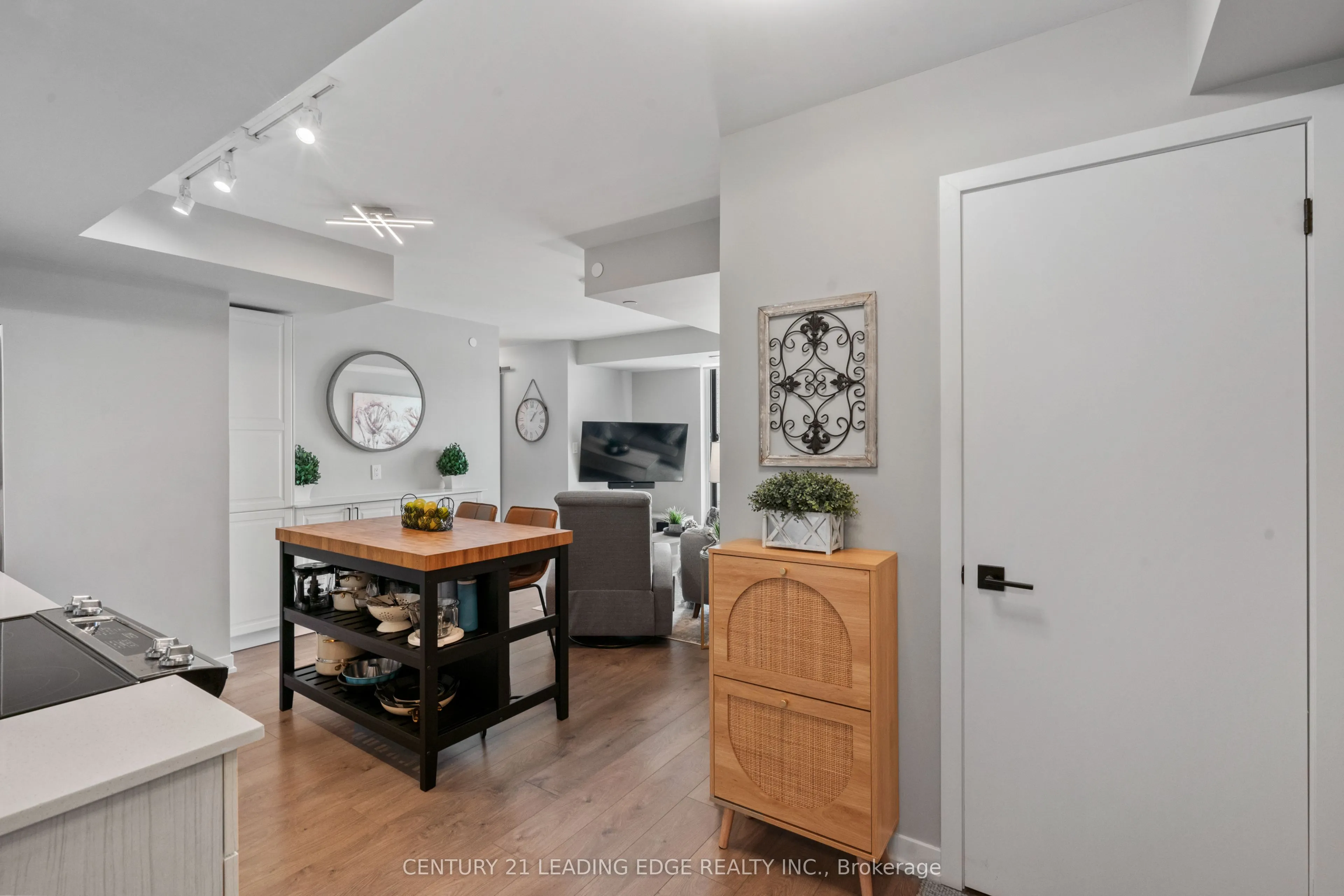 1401 O'Connor Drive, #207