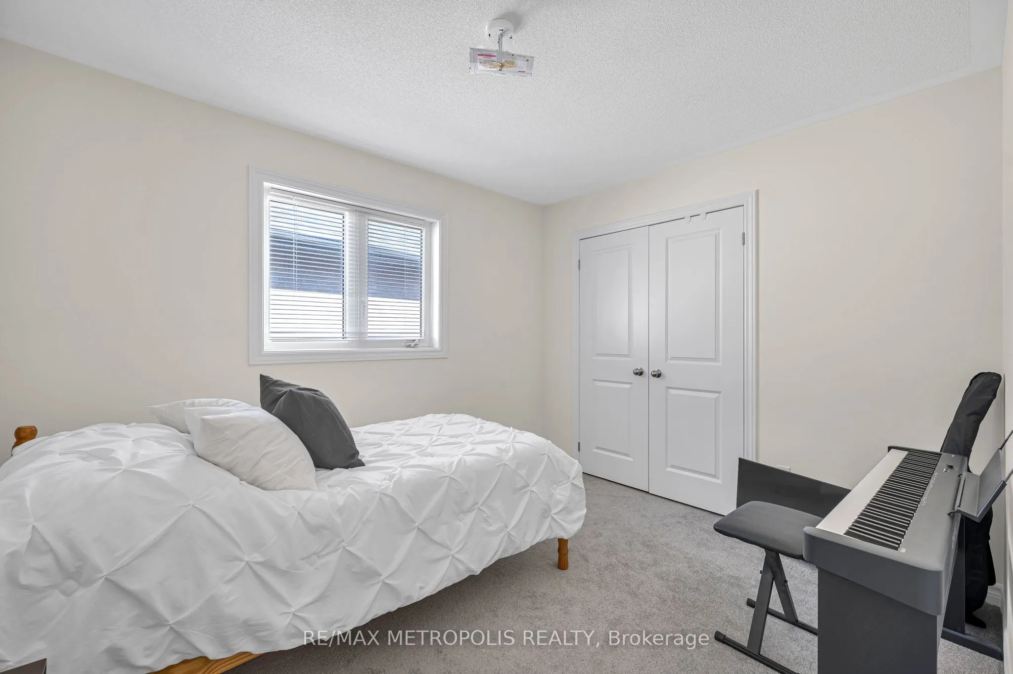 1129 CAMEO Street